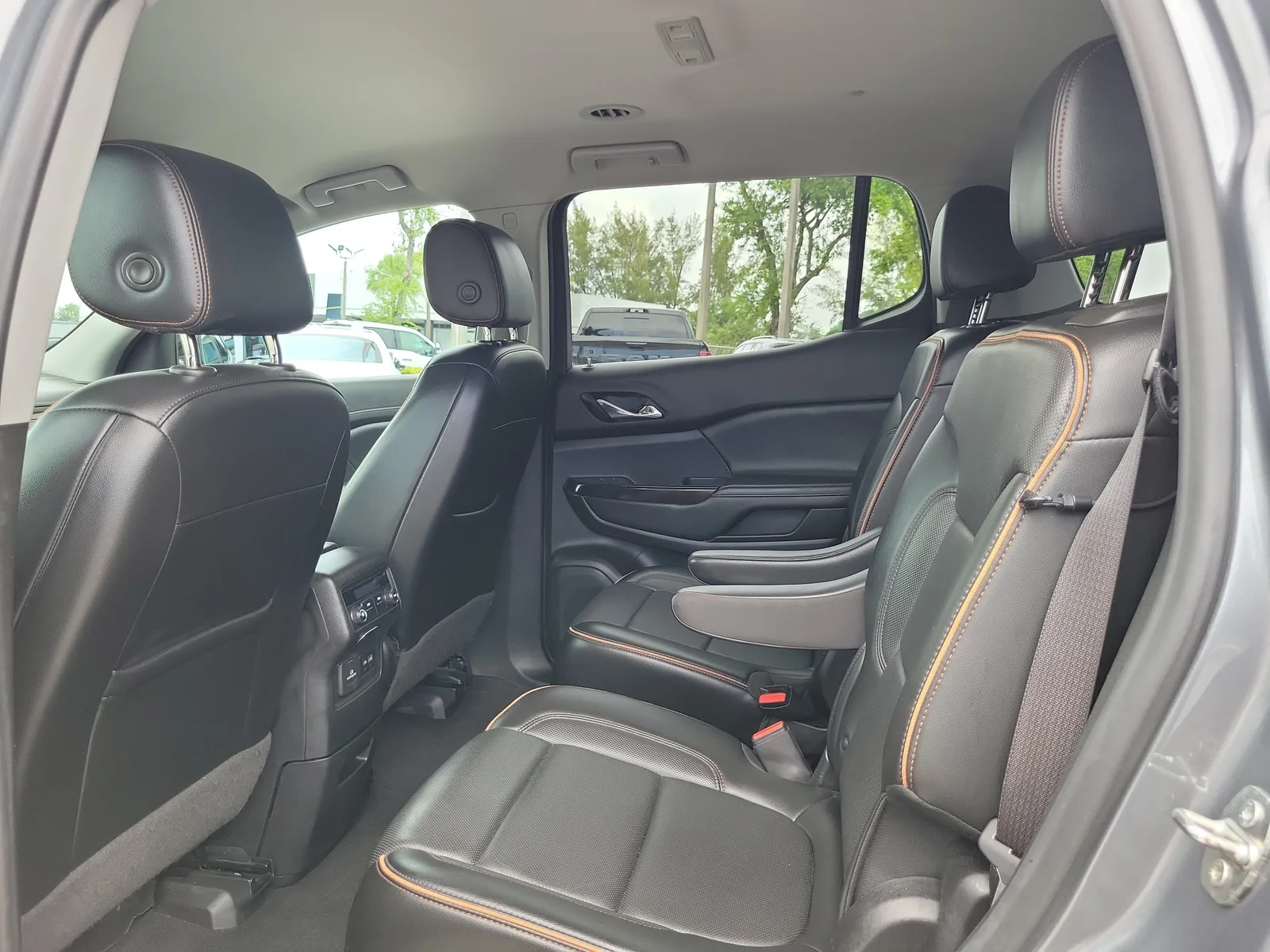 2021 GMC Acadia AT4 photo 14