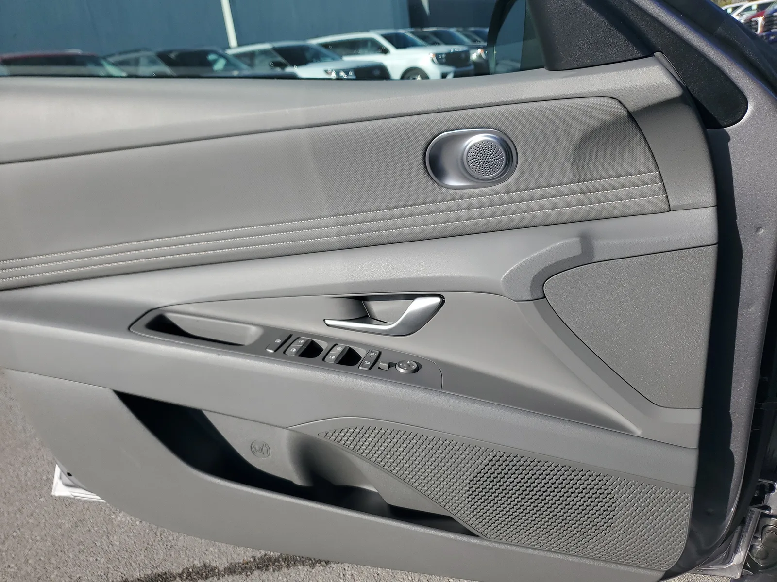 2025 Hyundai Elantra SEL Sport photo 25