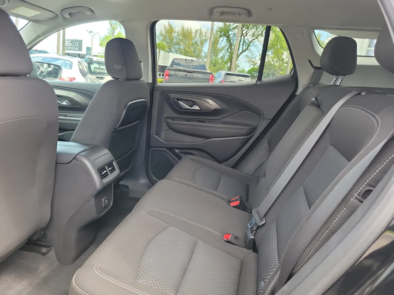 2023 GMC Terrain SLE photo 12