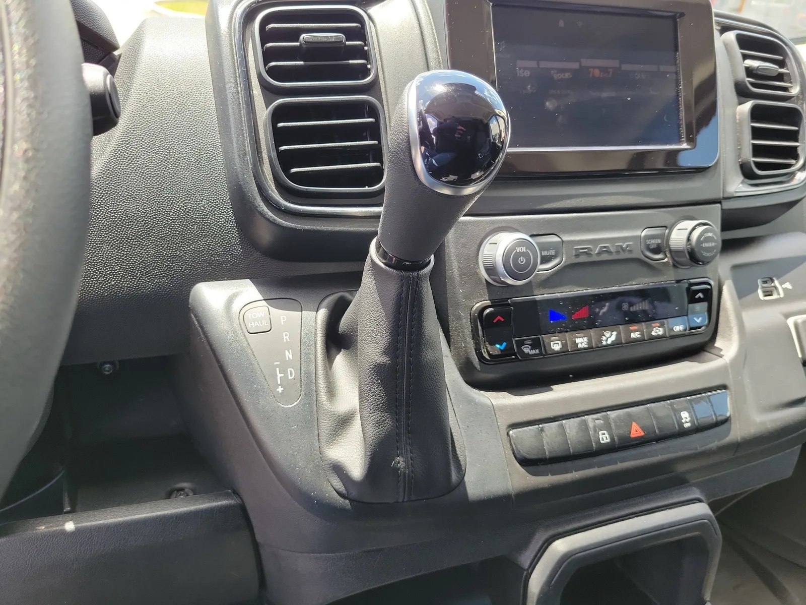 2025 RAM ProMaster Cargo Van Tradesman photo 24