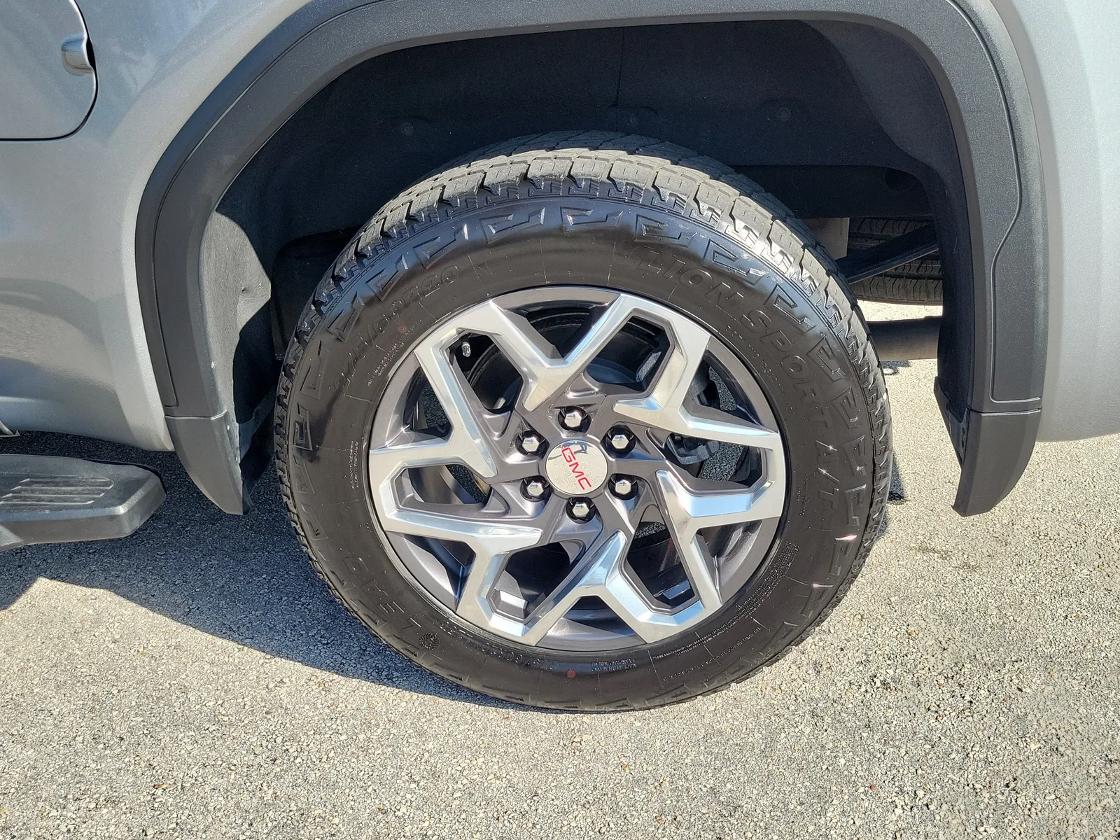 2024 GMC Sierra 1500 SLT photo 27