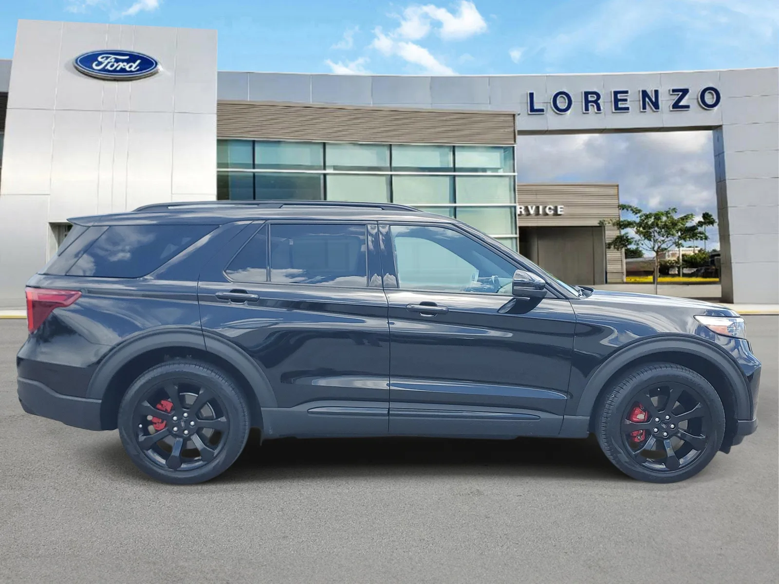 2023 Ford Explorer ST 4WD photo 4