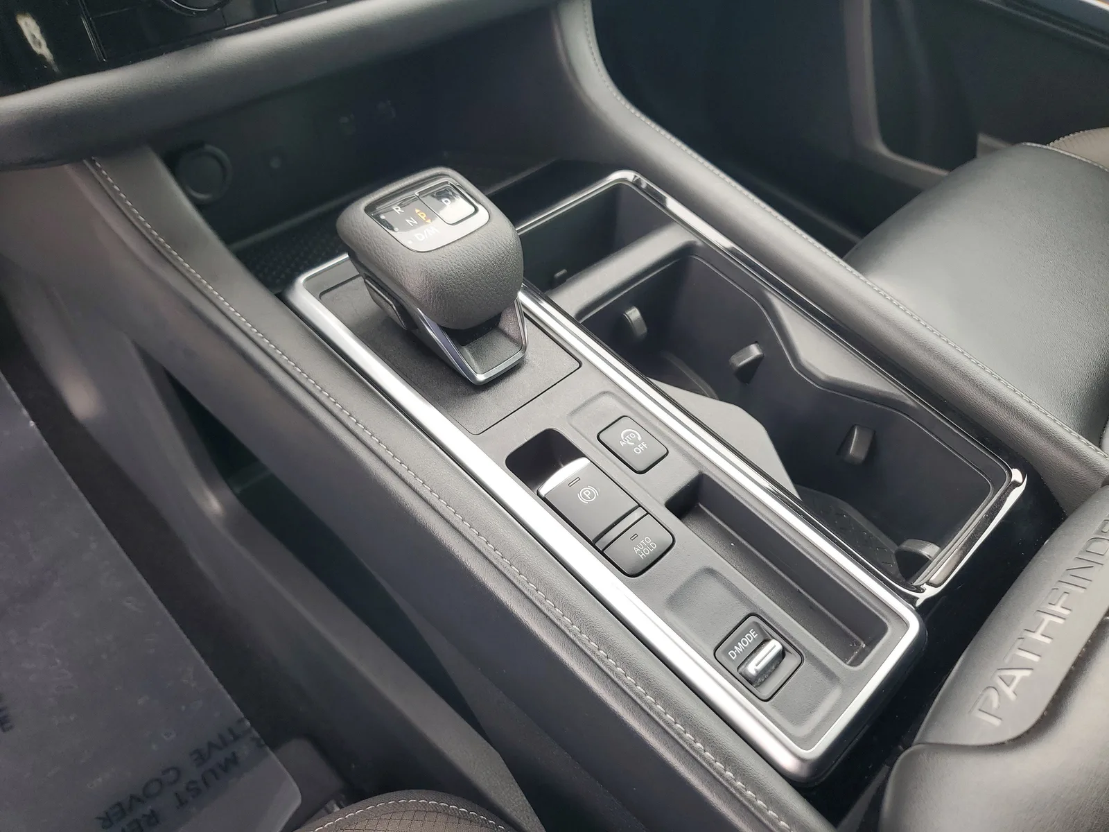 2024 Nissan Pathfinder SL photo 26