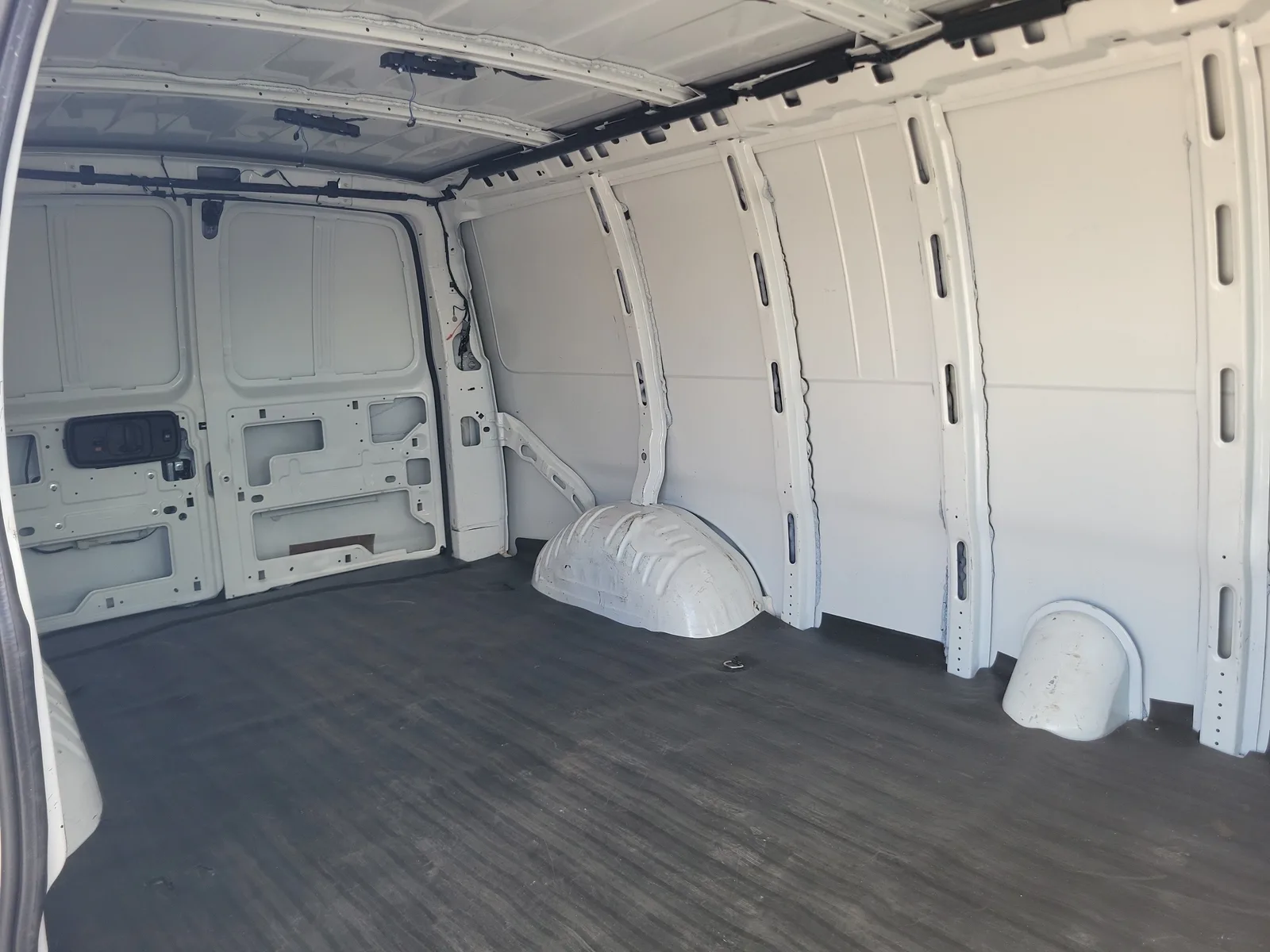 2023 Chevrolet Express Cargo Van Work Van photo 14
