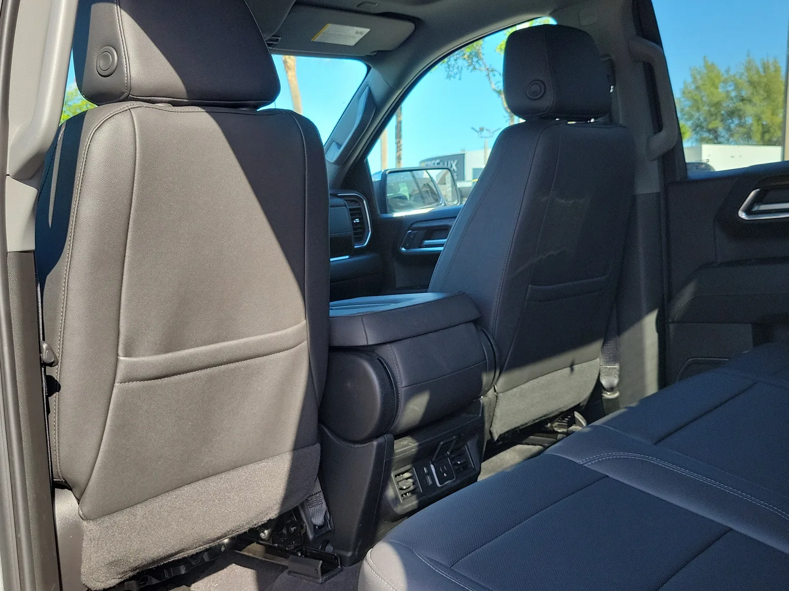 2024 GMC Sierra 1500 SLT photo 14