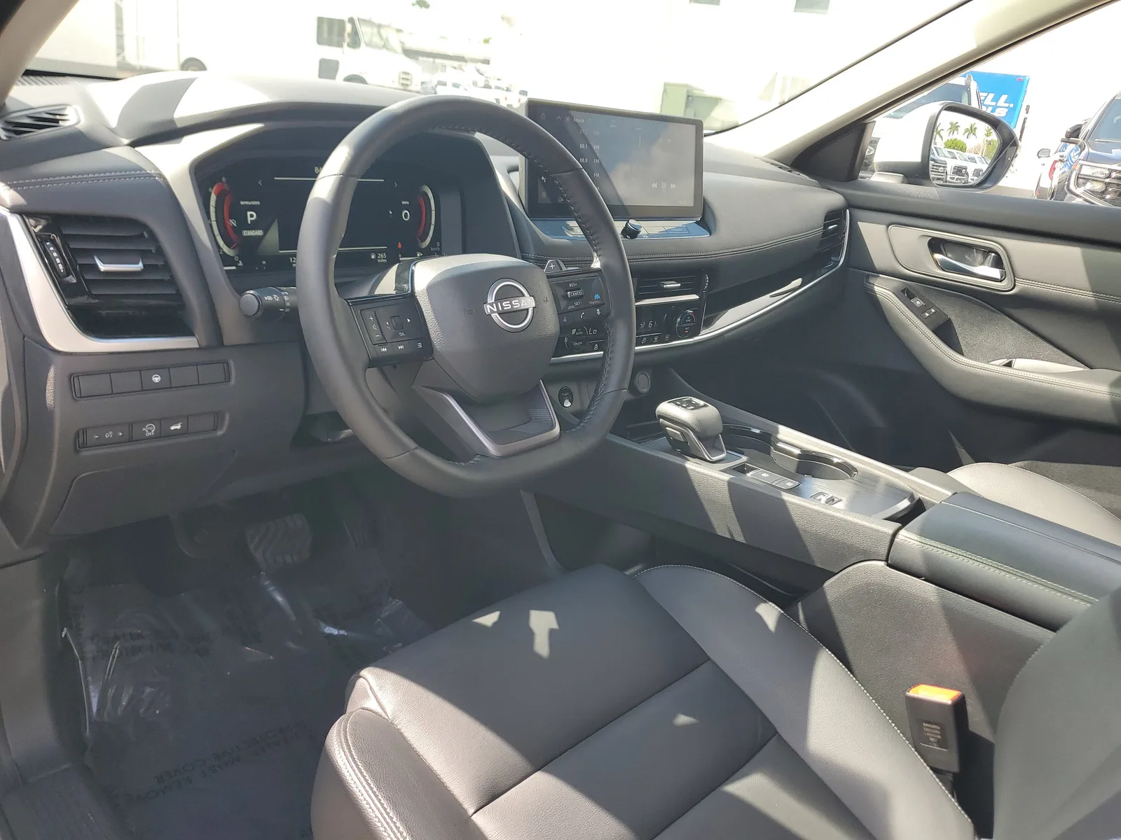 2025 Nissan Rogue SL photo 9