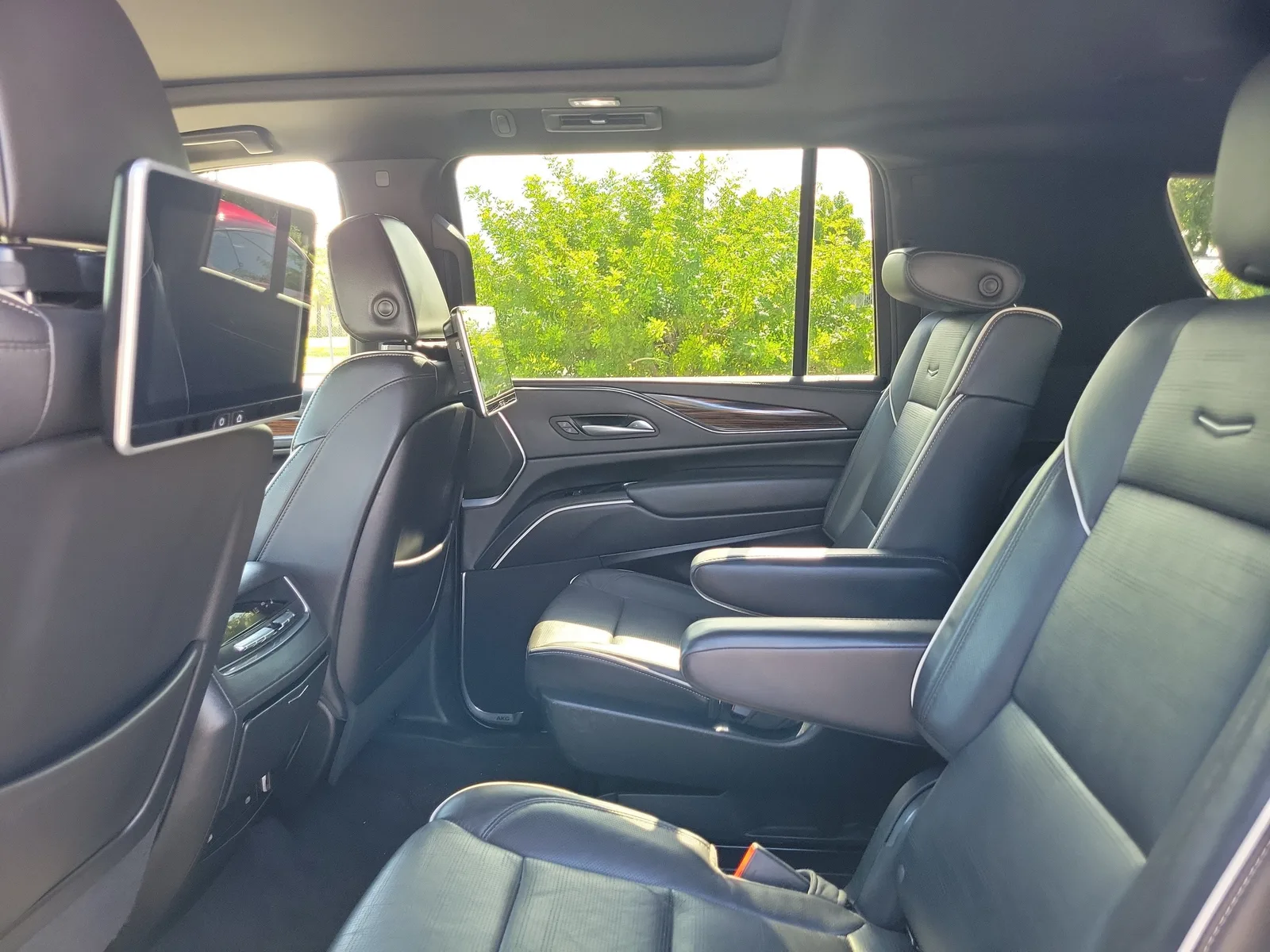 2023 Cadillac Escalade ESV 4WD Premium Luxury photo 16