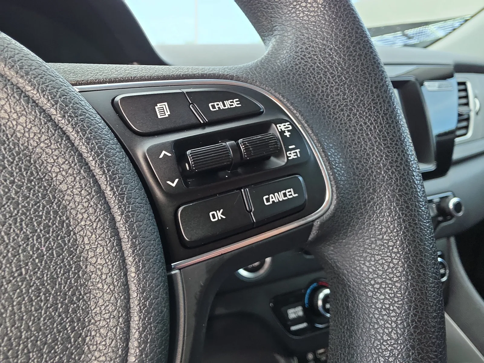 2017 Kia Niro LX photo 14