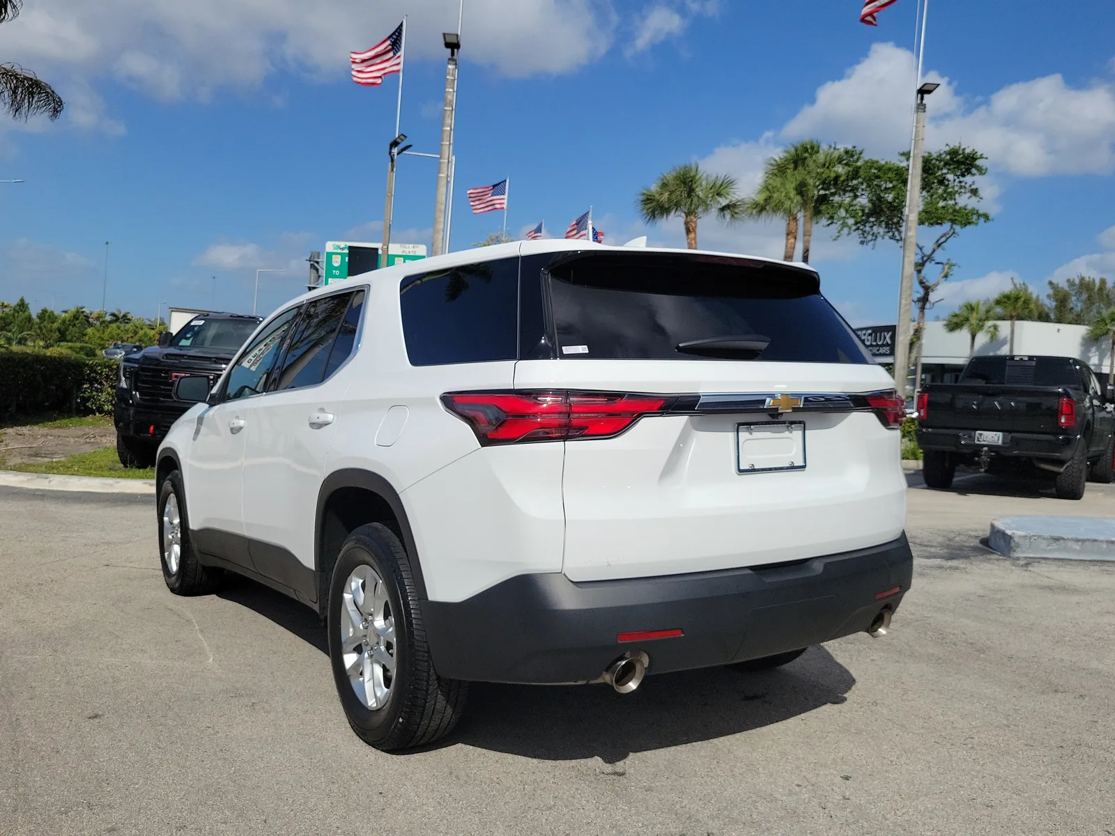 2023 Chevrolet Traverse LS photo 7