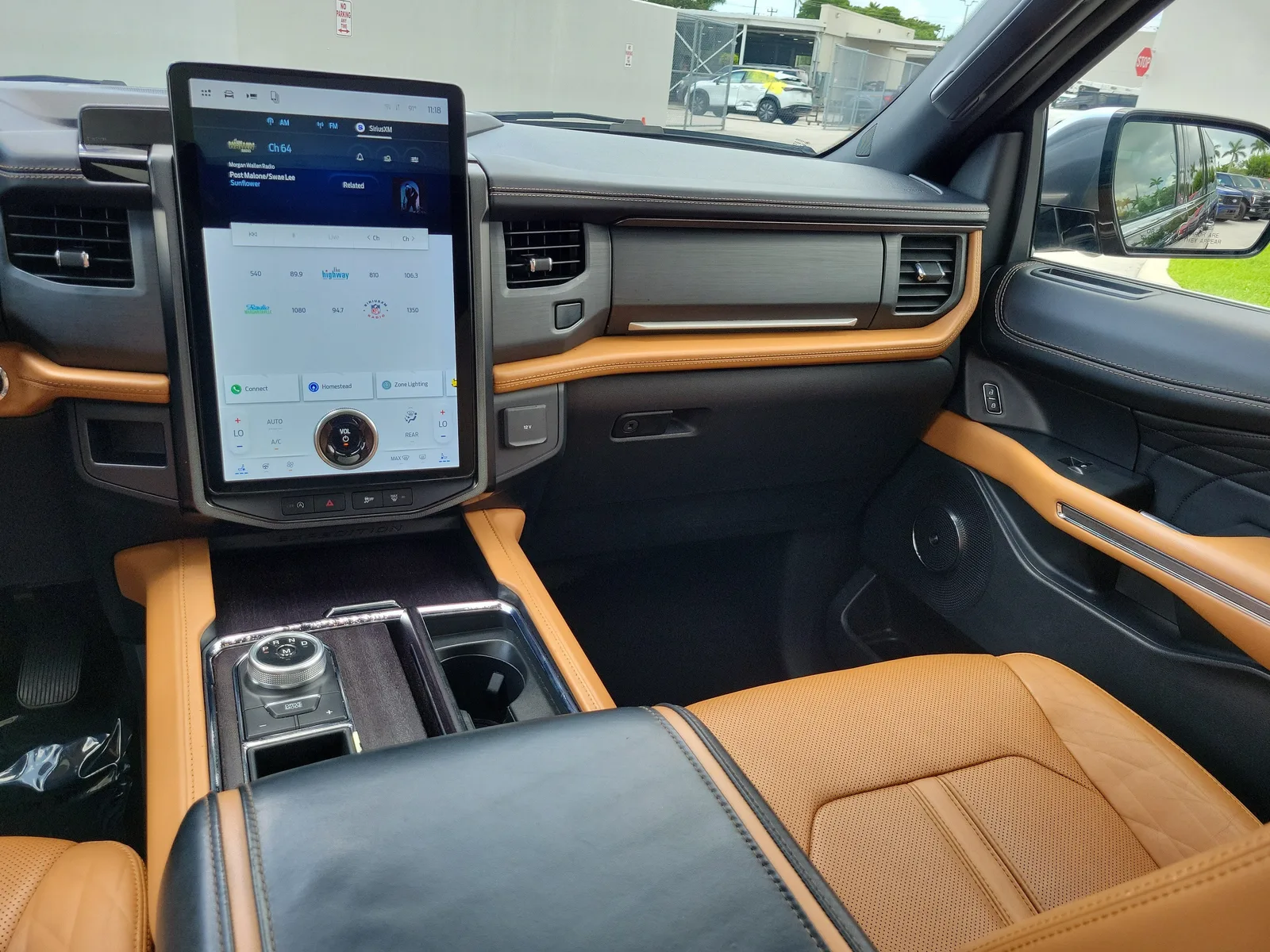 2023 Ford Expedition Max Platinum photo 17