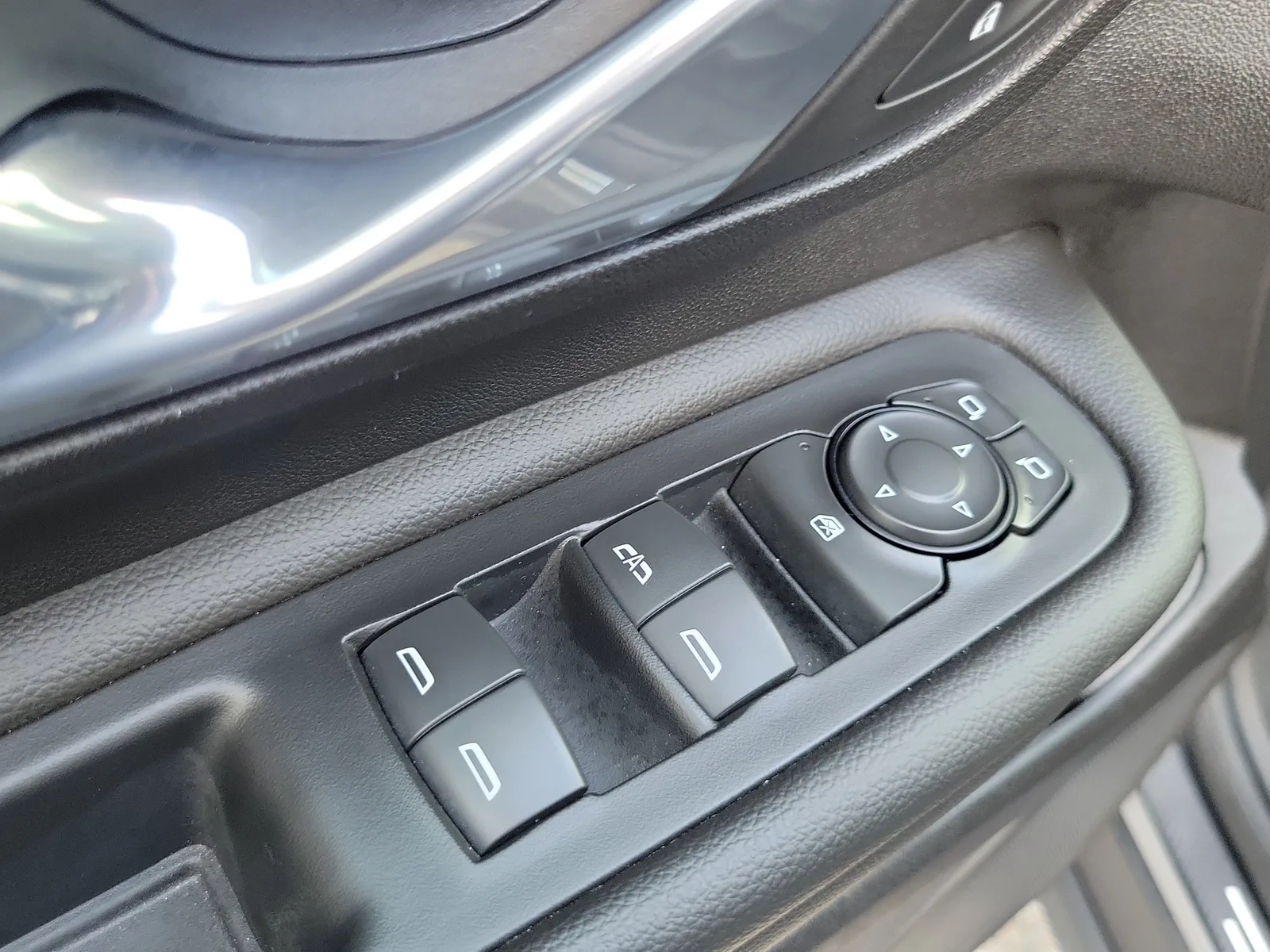 2024 GMC Terrain SLE photo 24
