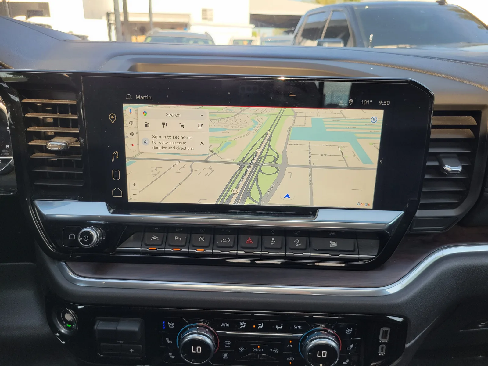 2024 GMC Sierra 1500 SLT photo 10