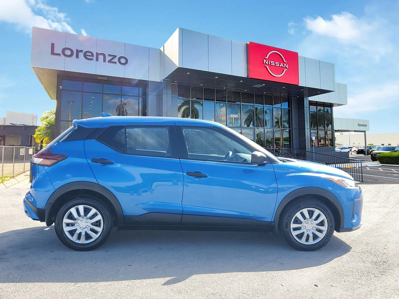 2023 Nissan Kicks S photo 4