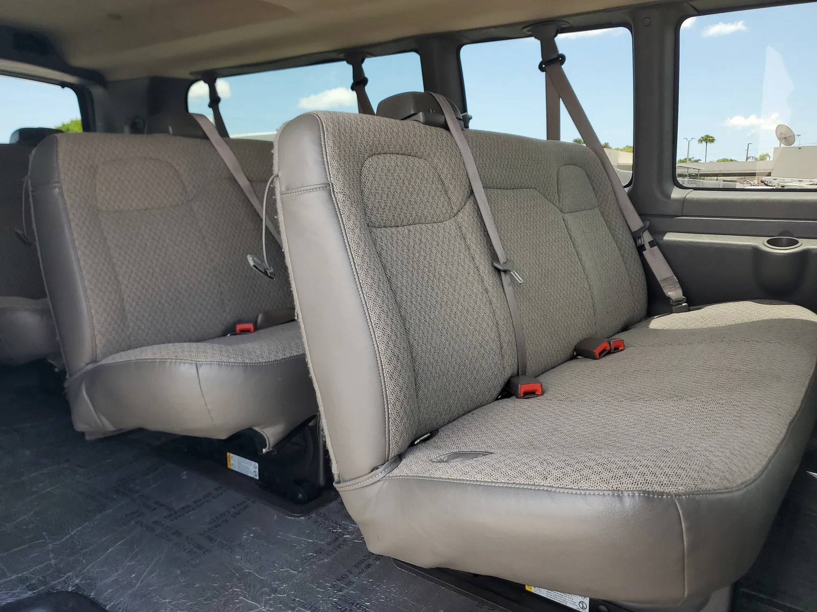 2025 Chevrolet Express Passenger LT photo 12