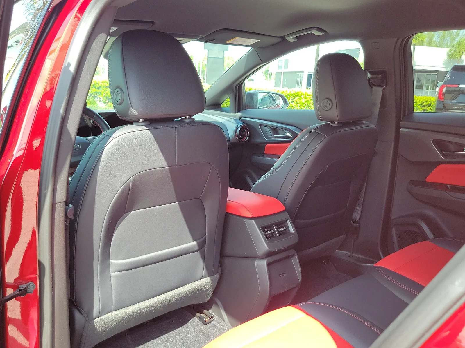2025 Chevrolet Equinox EV RS photo 15