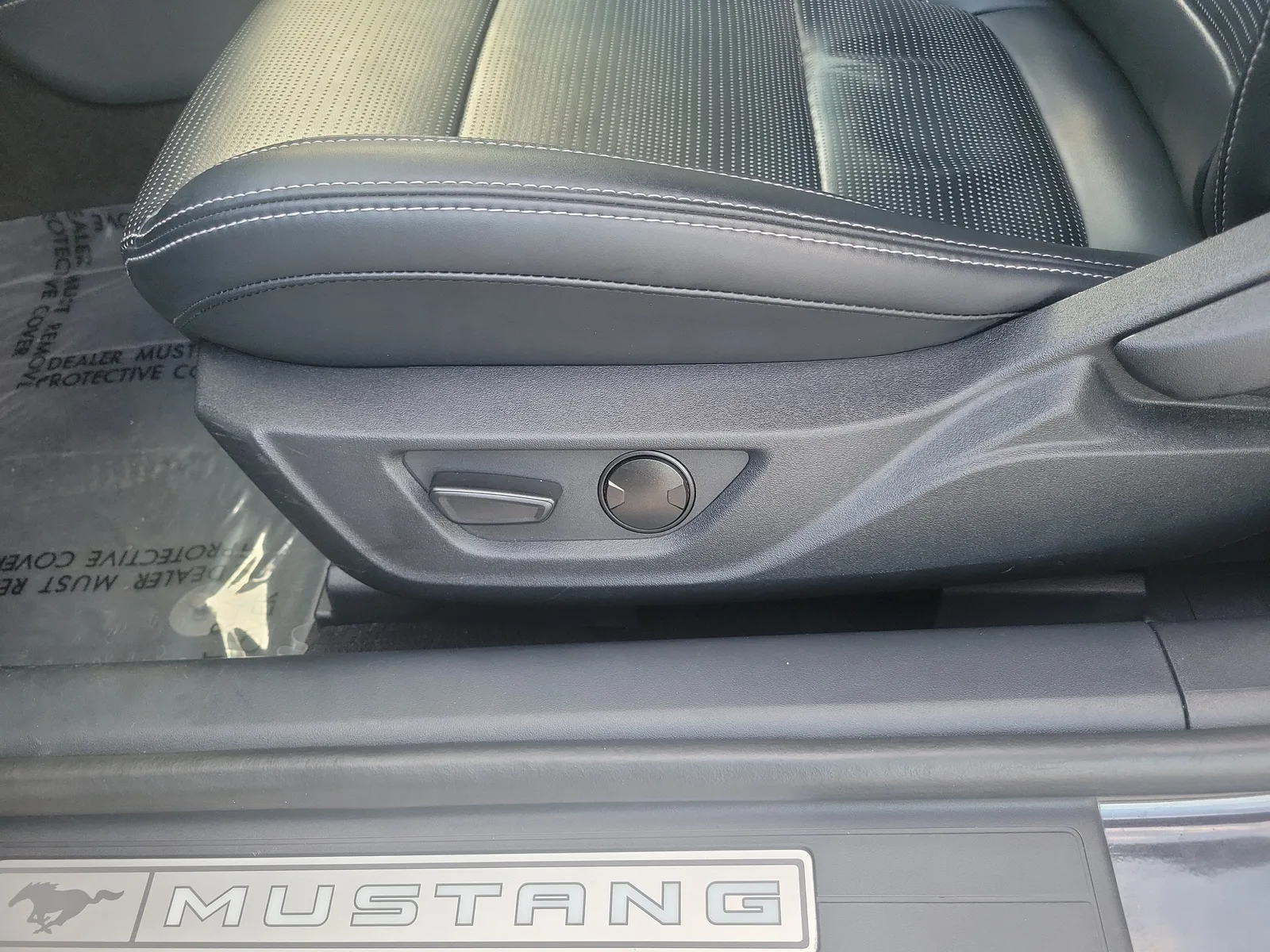 2024 Ford Mustang GT Premium photo 13