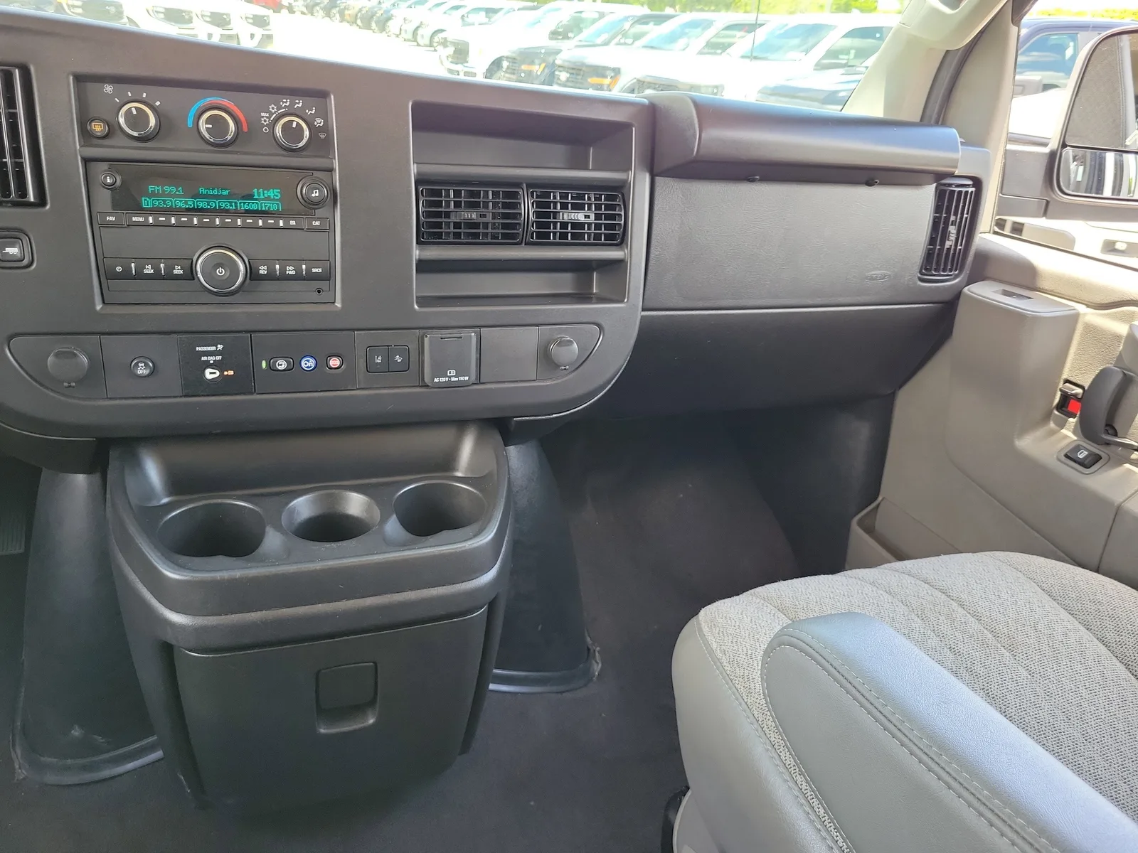 2025 Chevrolet Express Passenger LT photo 22