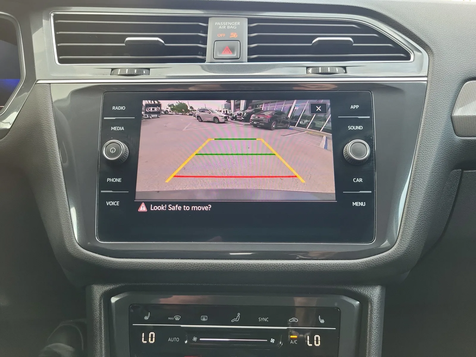 2022 Volkswagen Tiguan SE photo 9