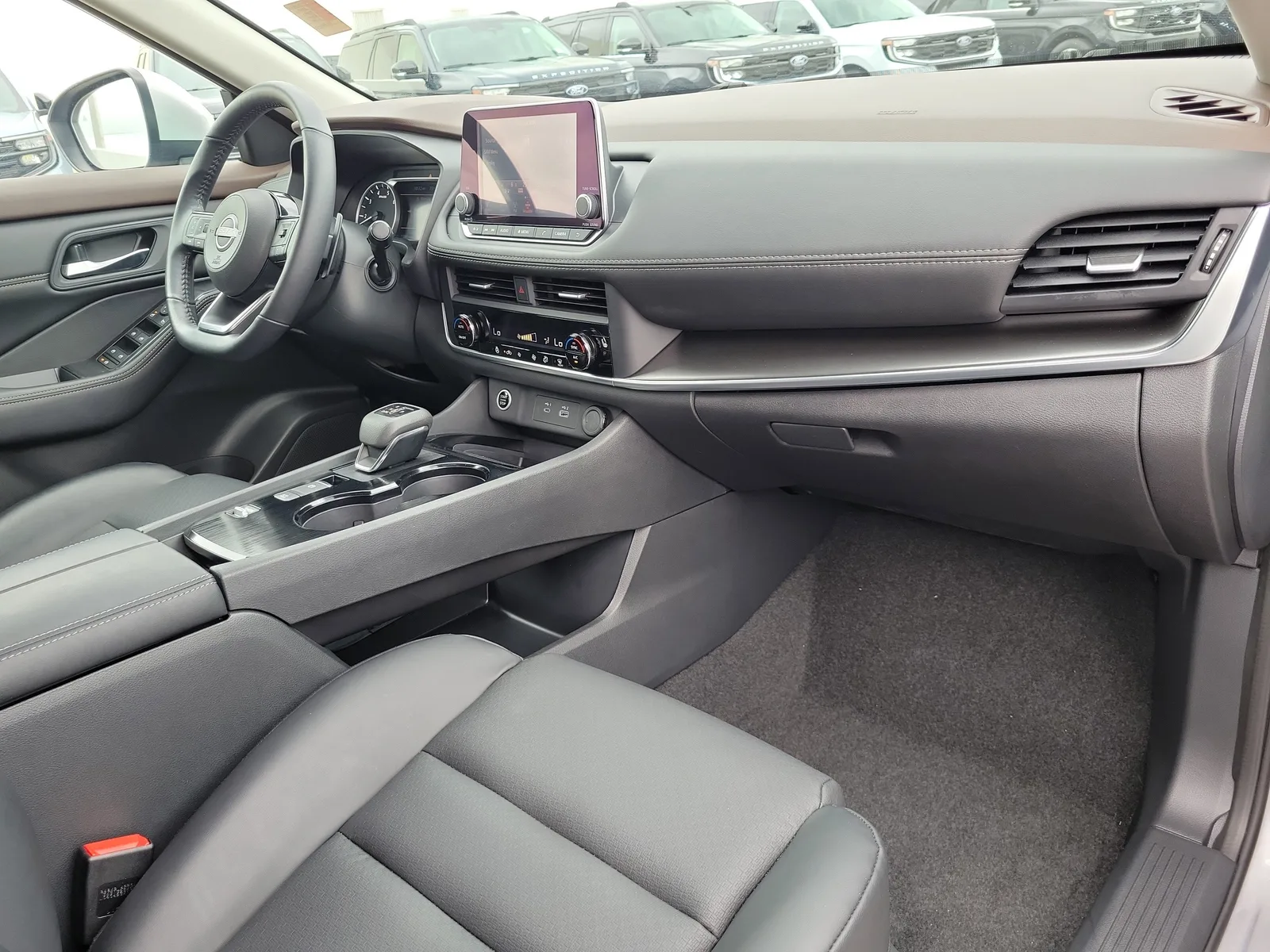 2023 Nissan Rogue SV photo 13