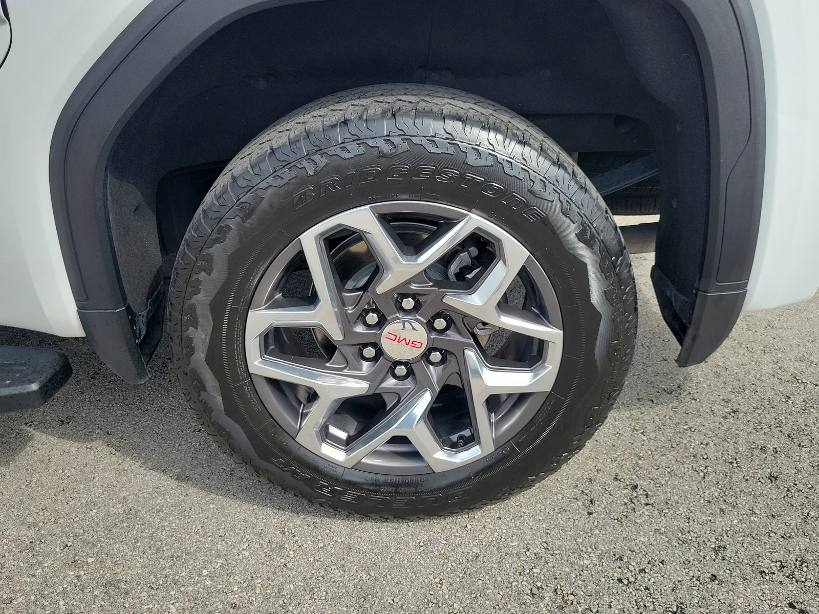 2024 GMC Sierra 1500 SLT photo 27