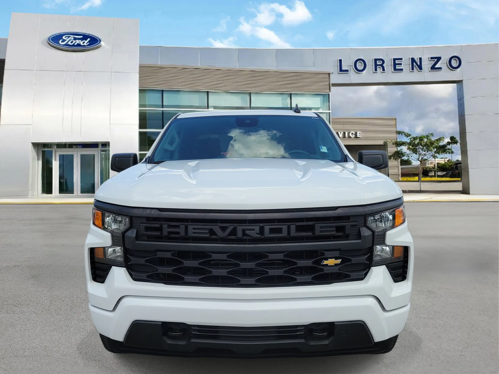 2024 Chevrolet Silverado 1500 Custom photo 2
