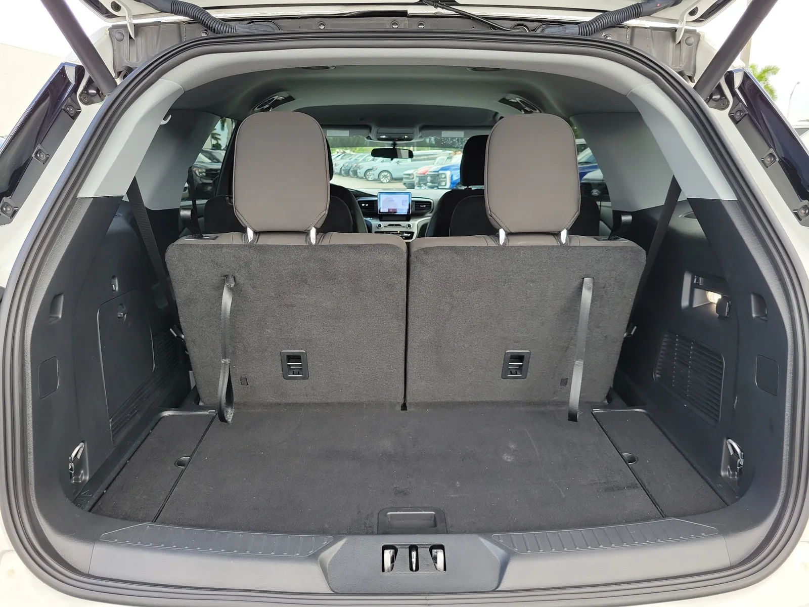 2024 Ford Explorer XLT photo 14