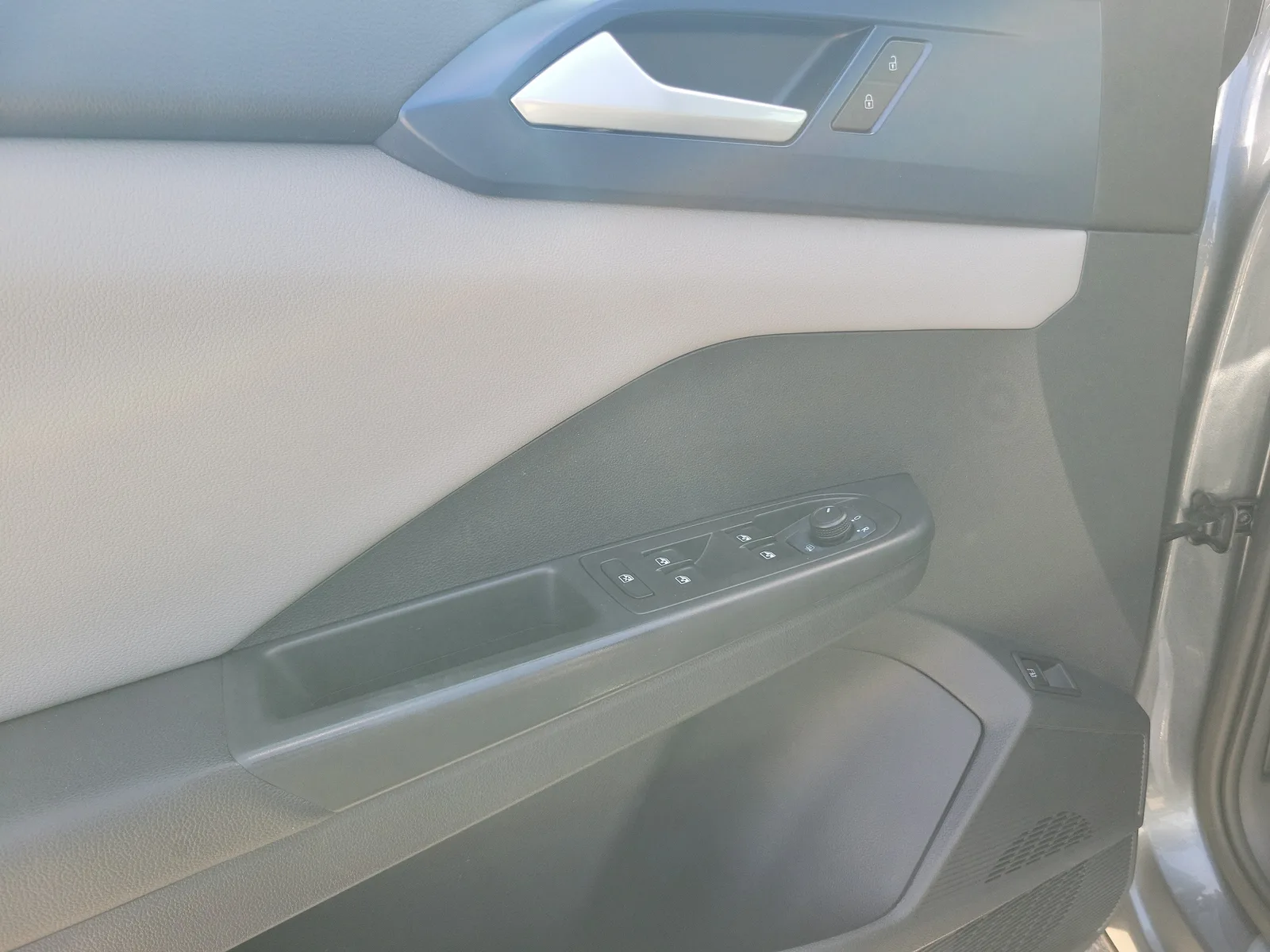 2022 Volkswagen Taos SE photo 28