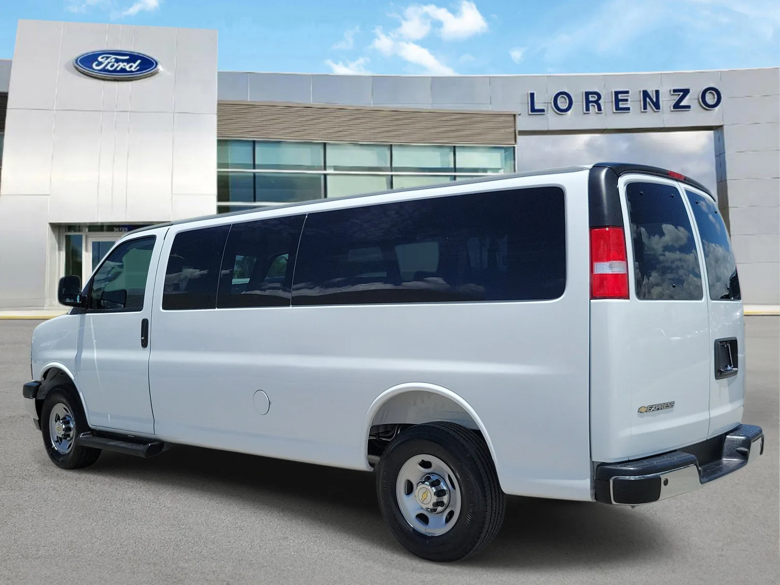 2025 Chevrolet Express Passenger LT photo 7