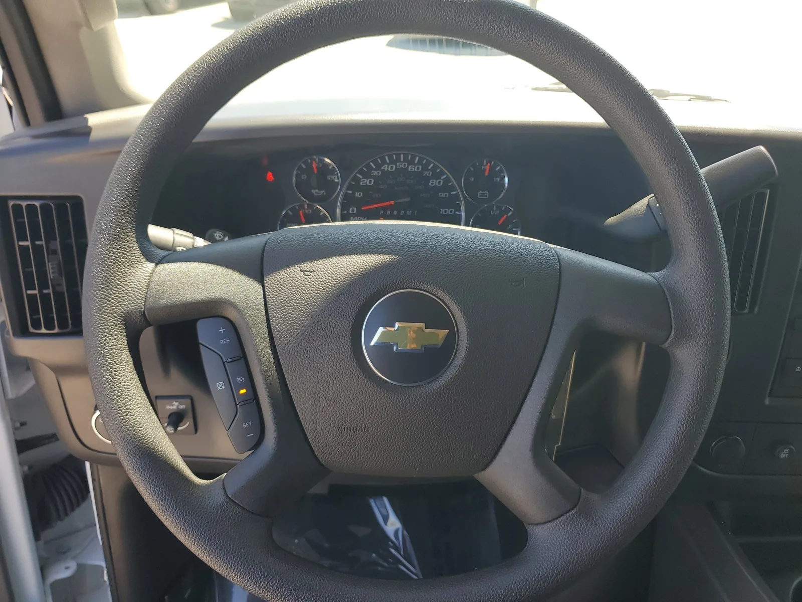 2025 Chevrolet Express Passenger LT photo 21