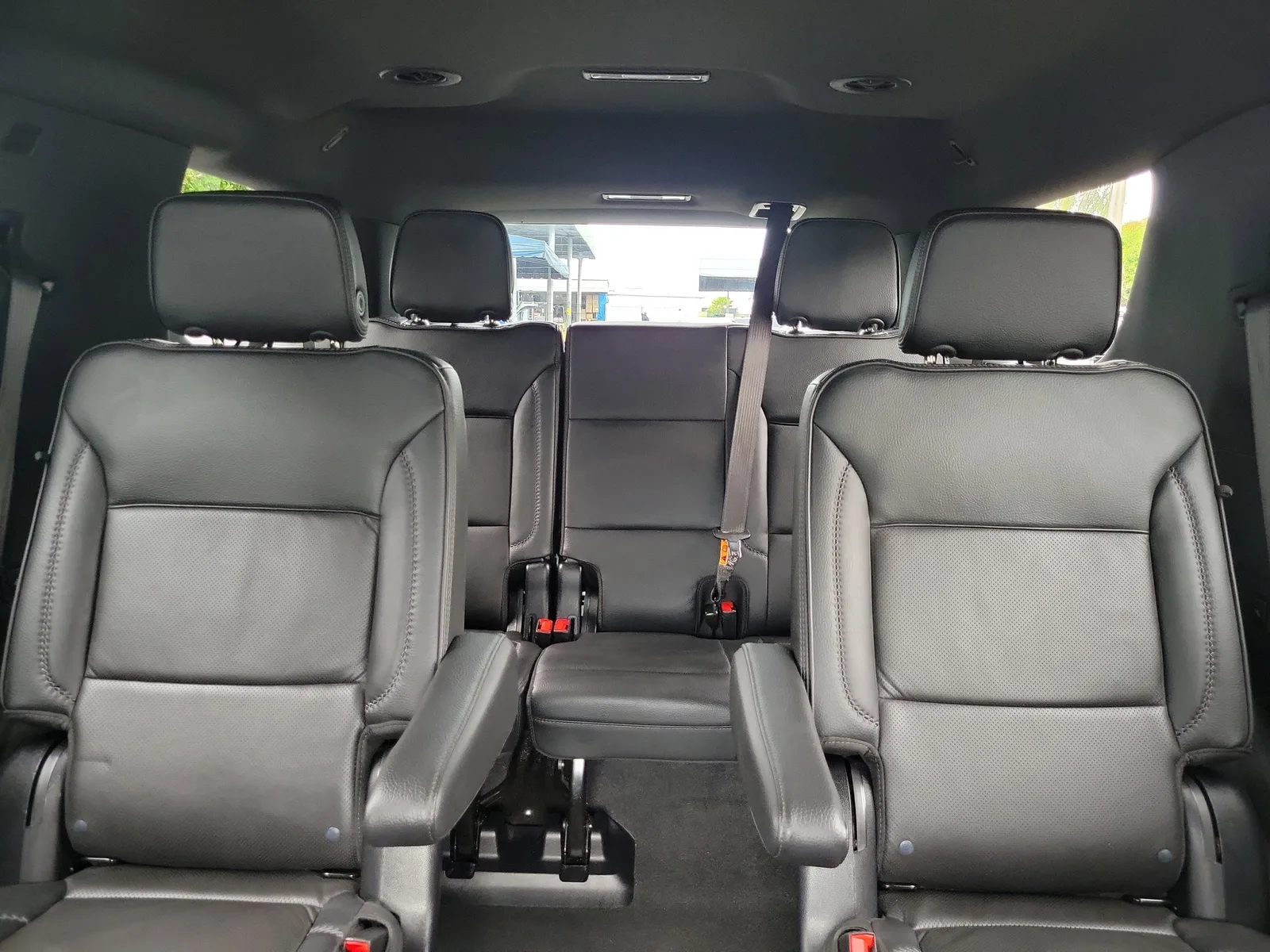 2025 GMC Yukon Denali photo 15