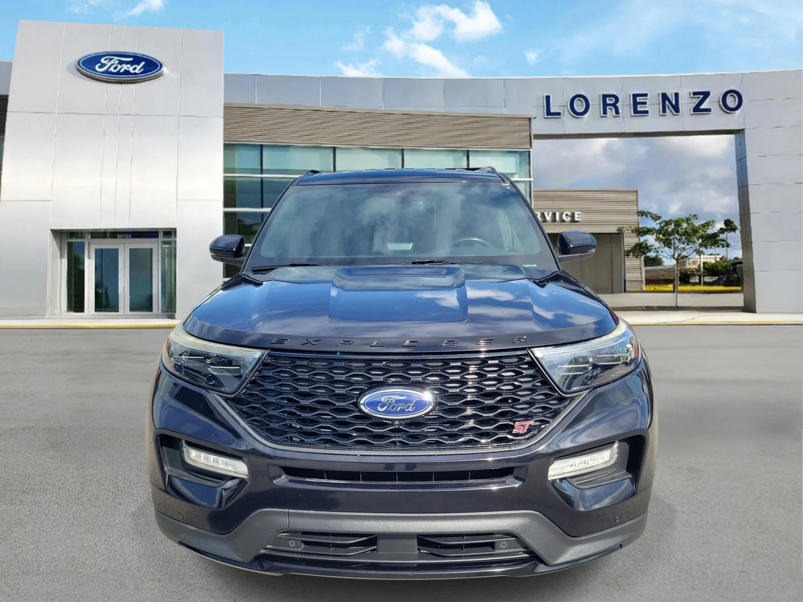 2020 Ford Explorer ST 4WD photo 2