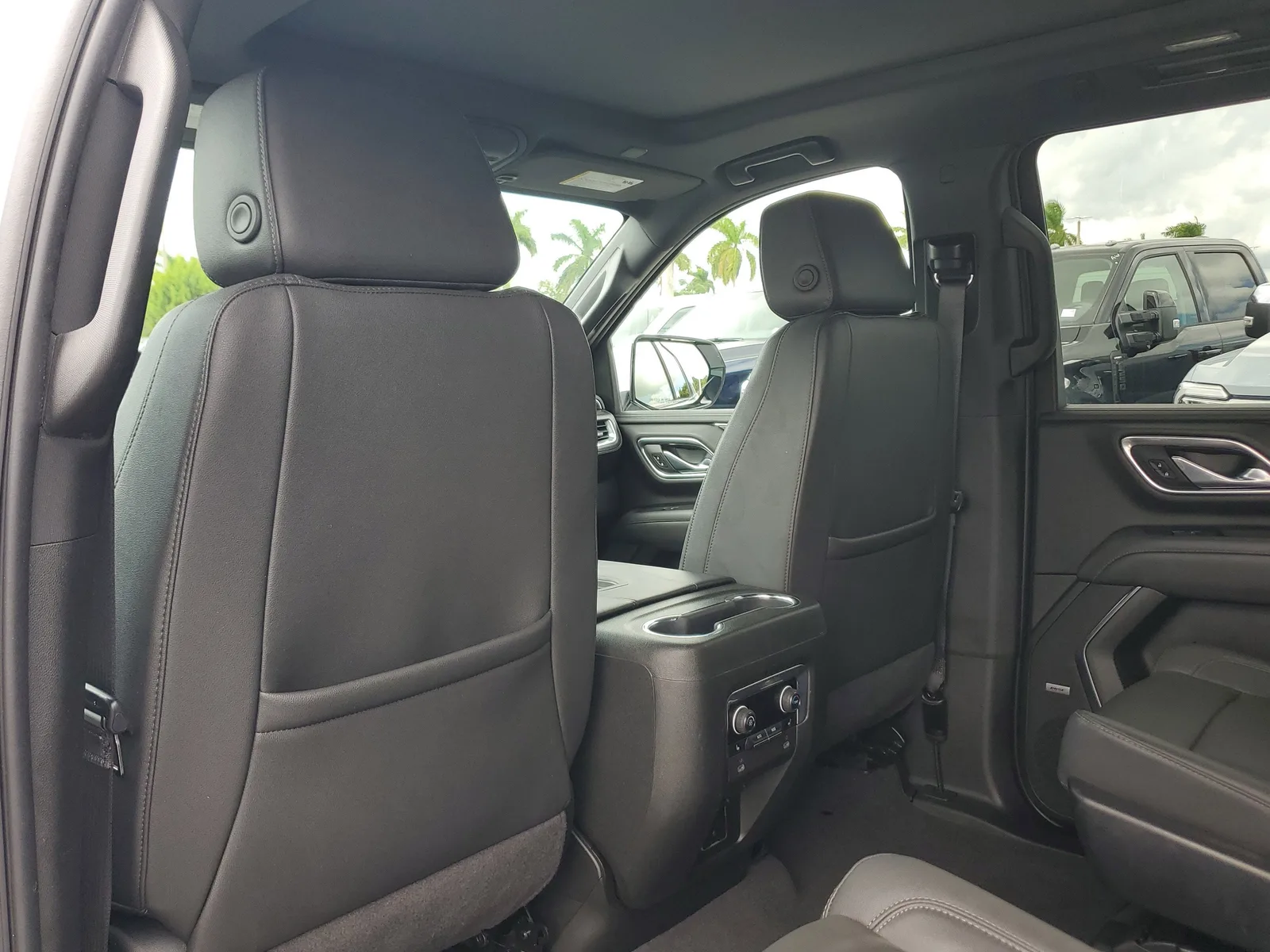 2023 Chevrolet Suburban Z71 4WD photo 14