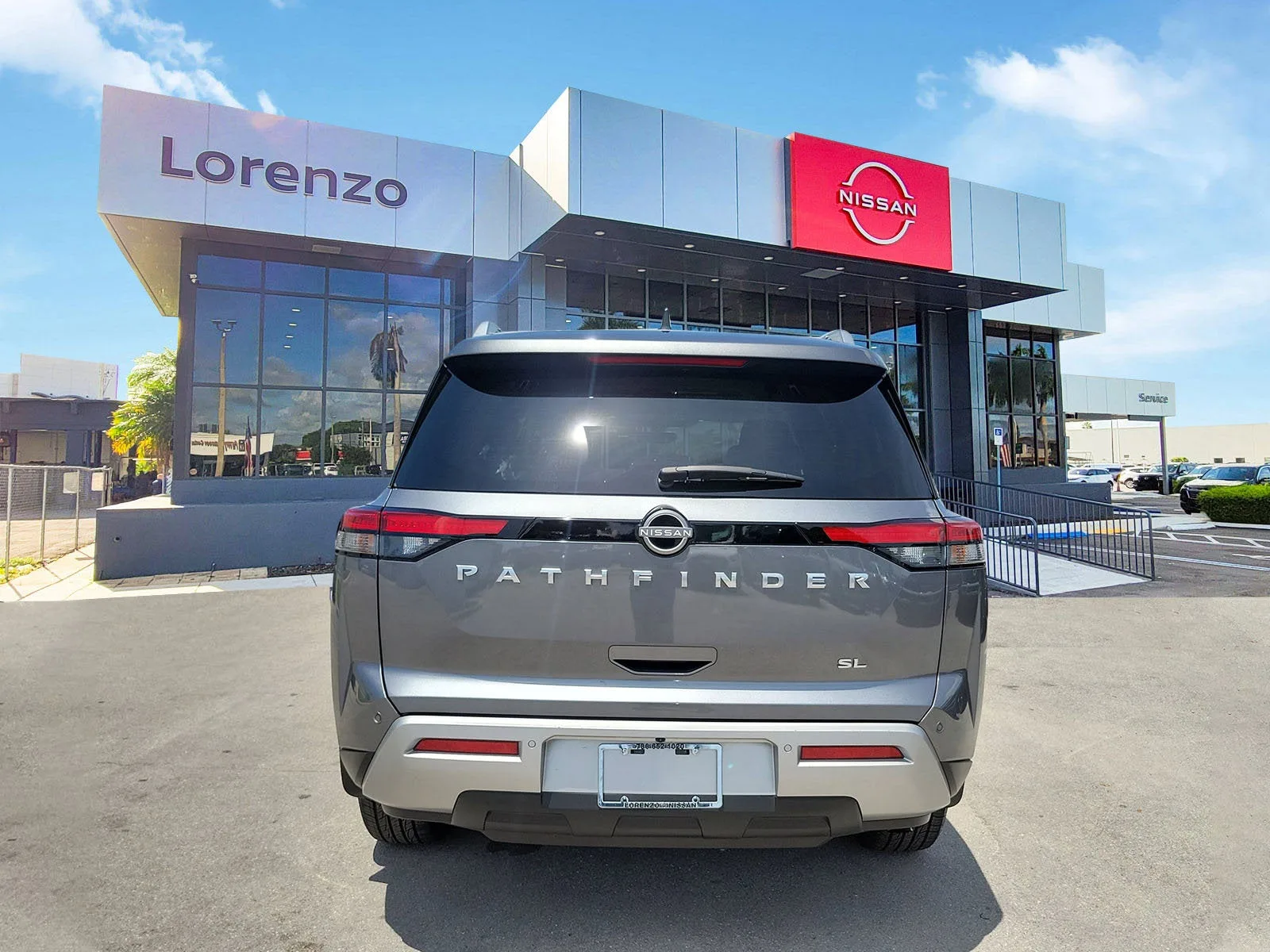 2025 Nissan Pathfinder SL photo 6