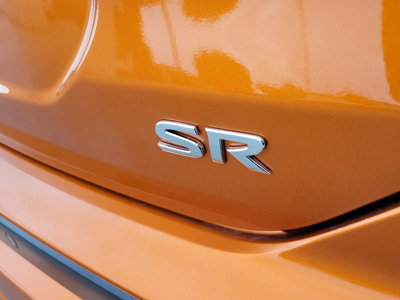 2024 Nissan Kicks SR photo 8