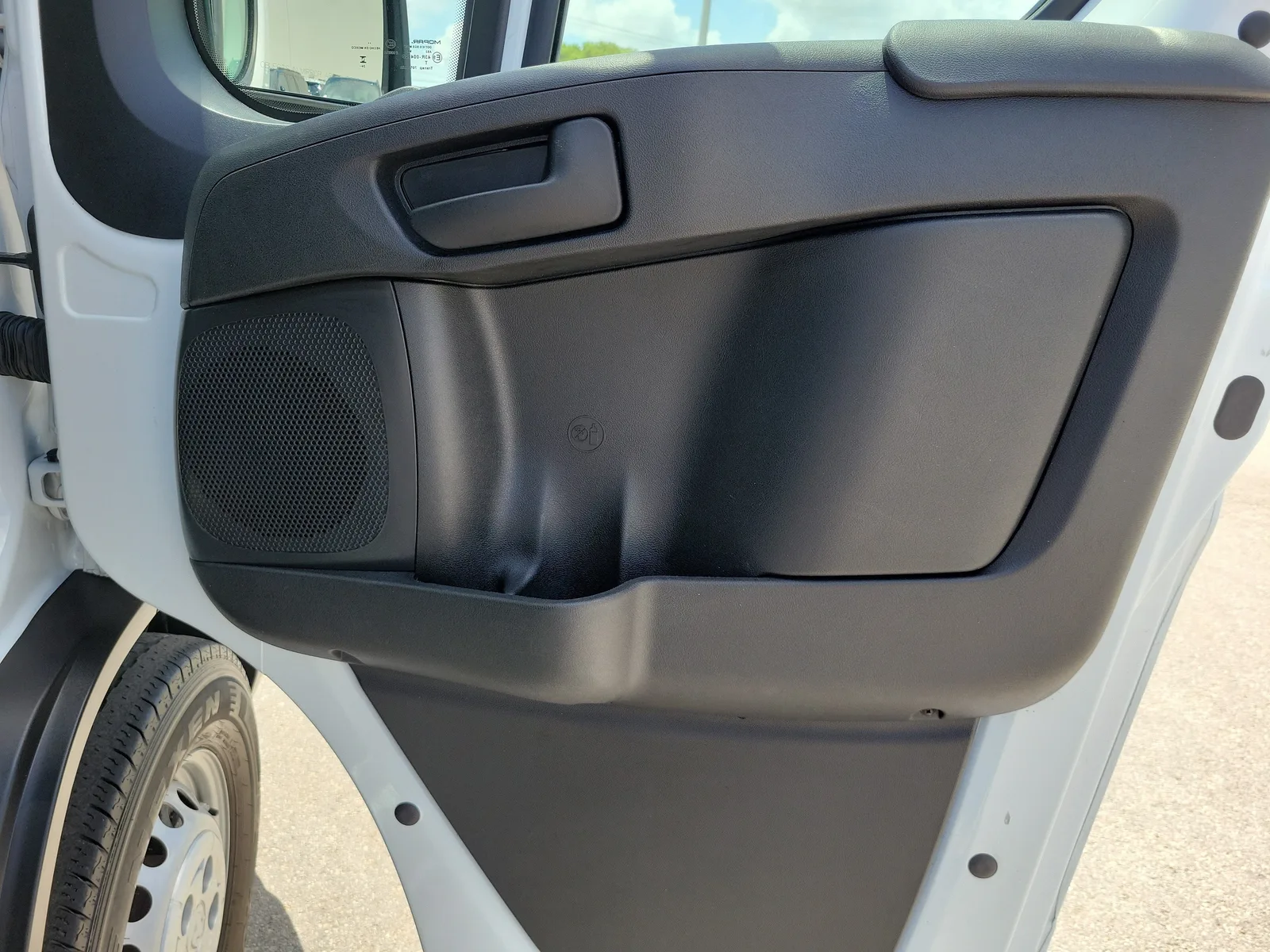 2025 RAM ProMaster Cargo Van Tradesman photo 28