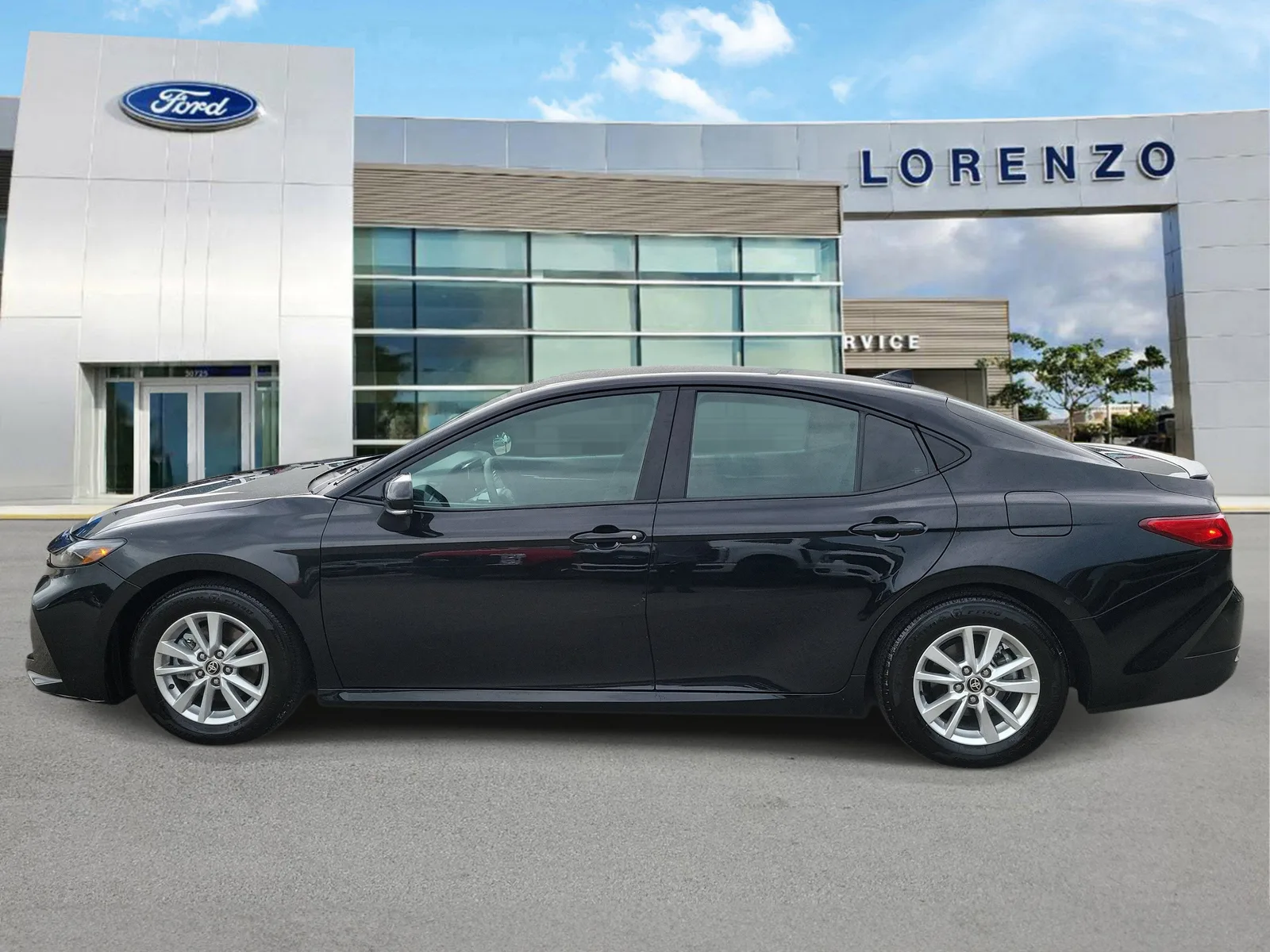 2025 Toyota Camry LE photo 8