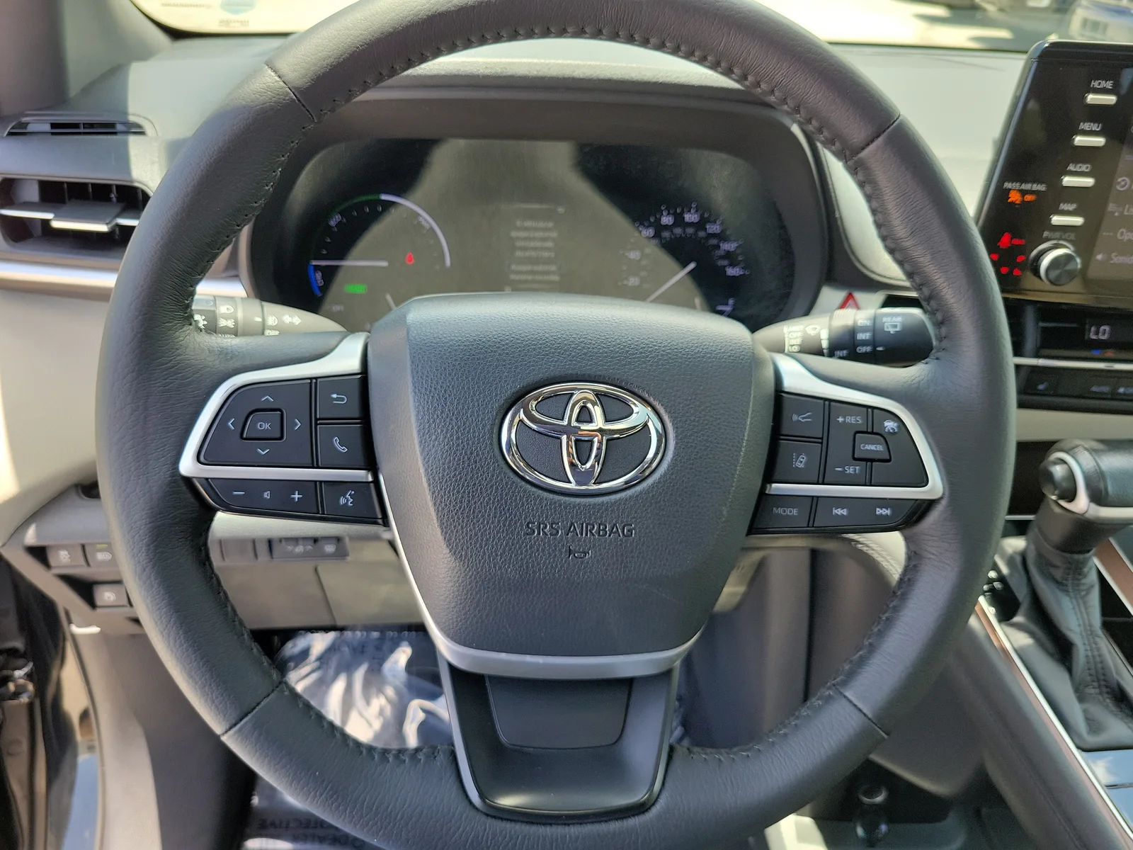 2021 Toyota Sienna XLE photo 25