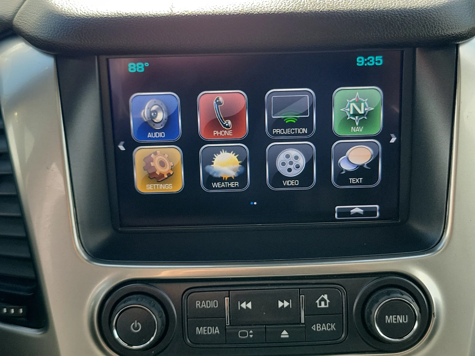 2020 Chevrolet Suburban LT photo 21