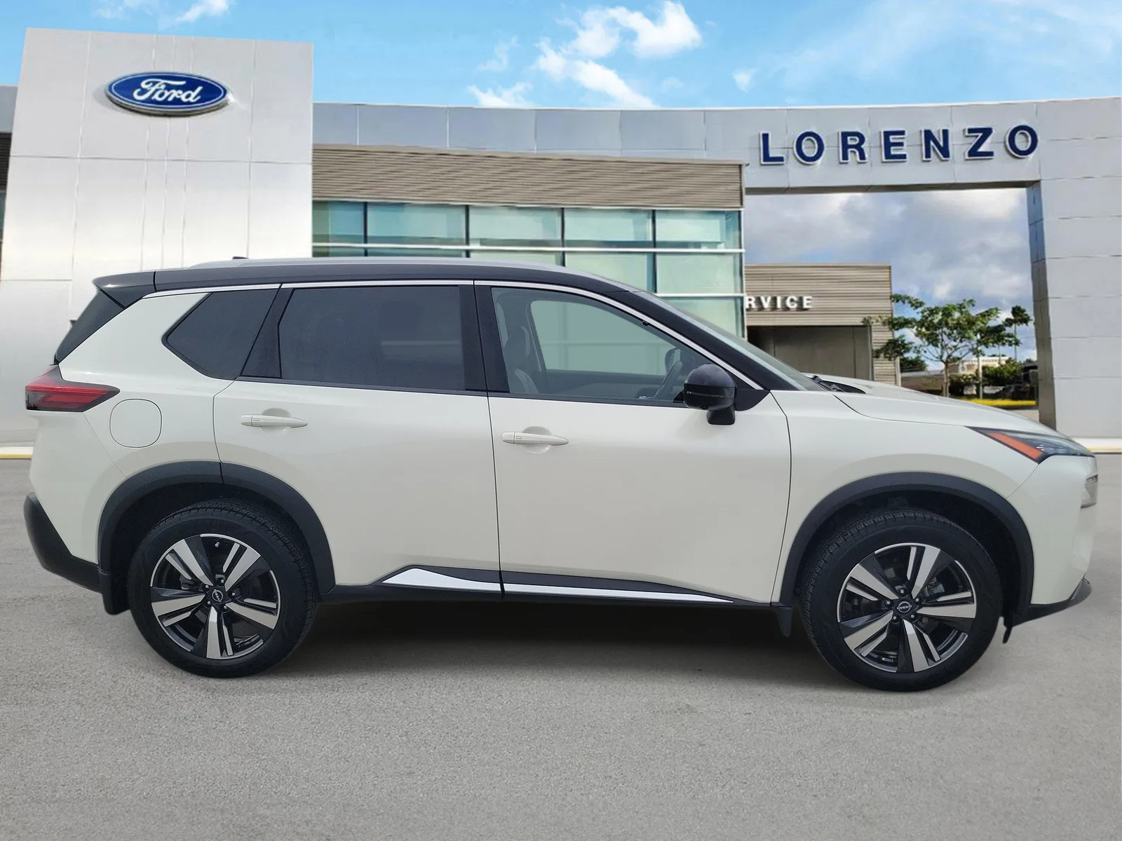 2022 Nissan Rogue SL photo 4