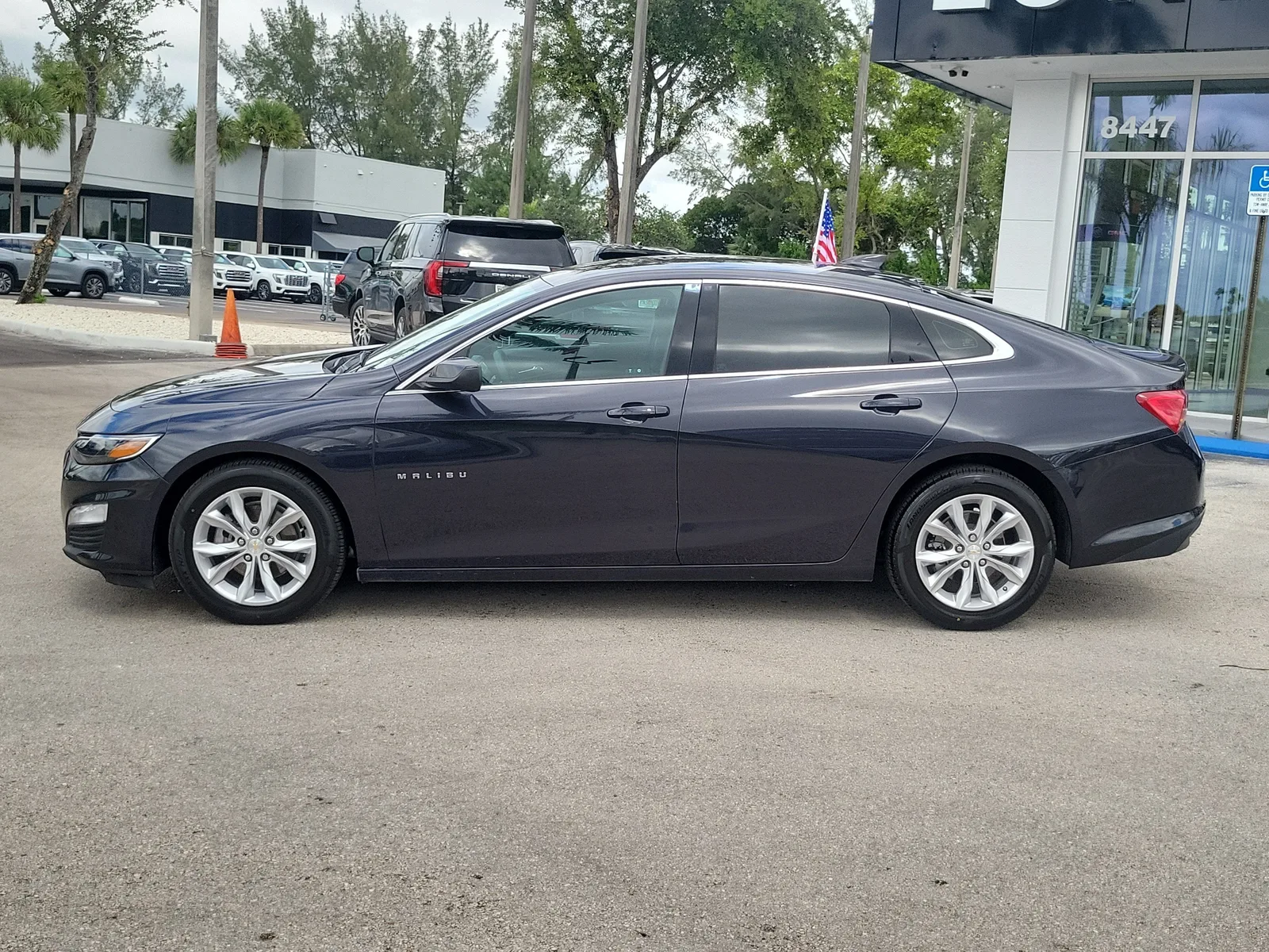 2023 Chevrolet Malibu LT photo 8