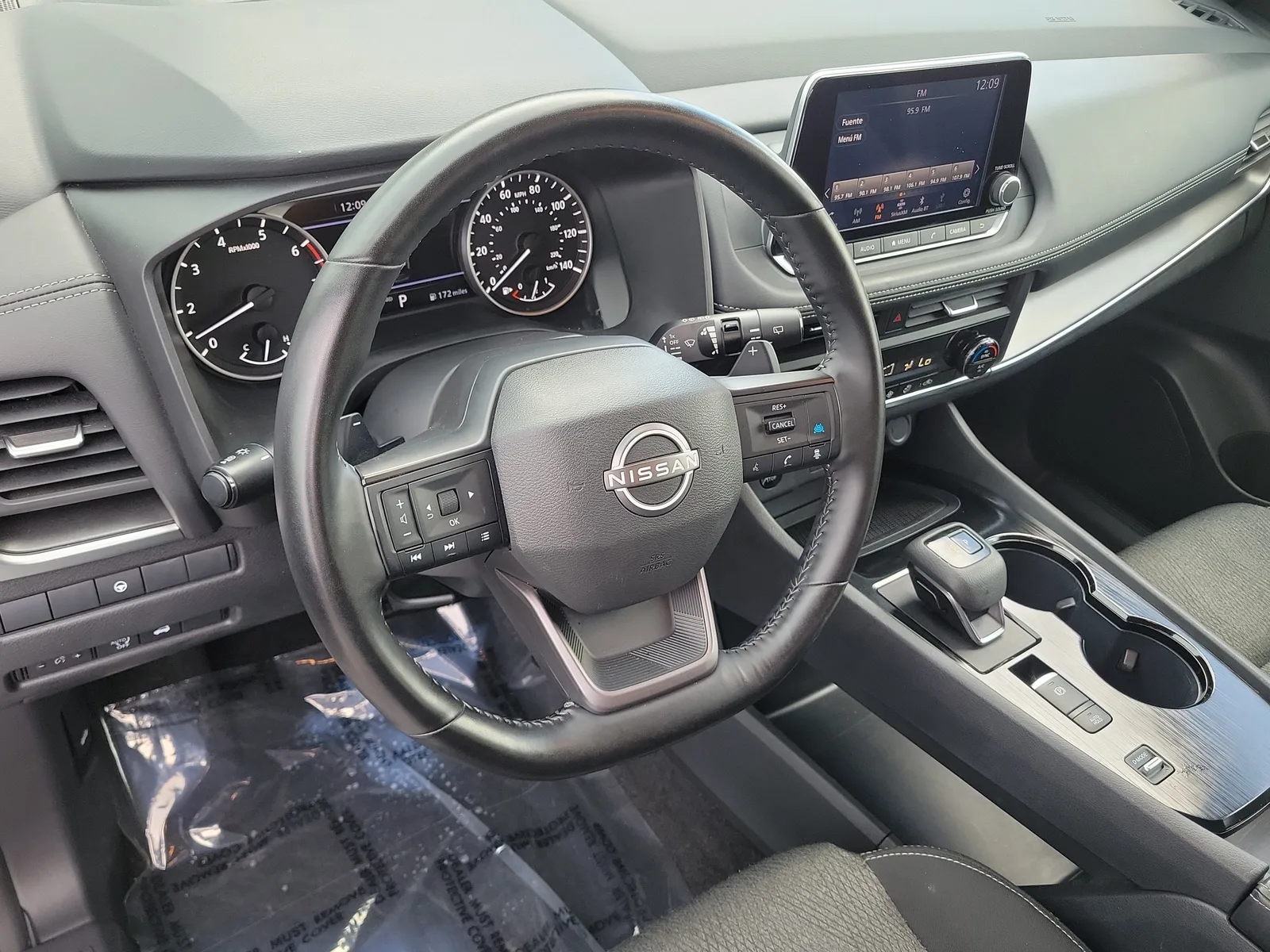 2025 Nissan Rogue SV photo 9