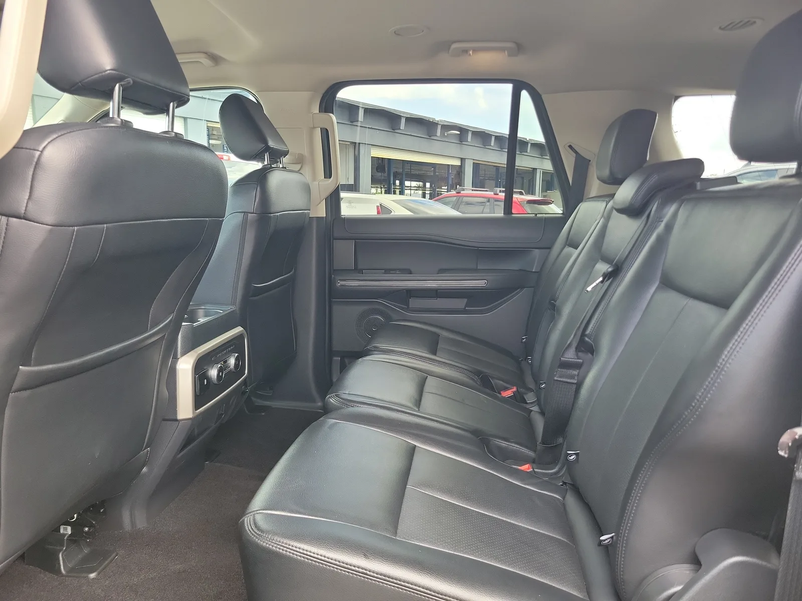 2022 Ford Expedition Max XLT photo 13