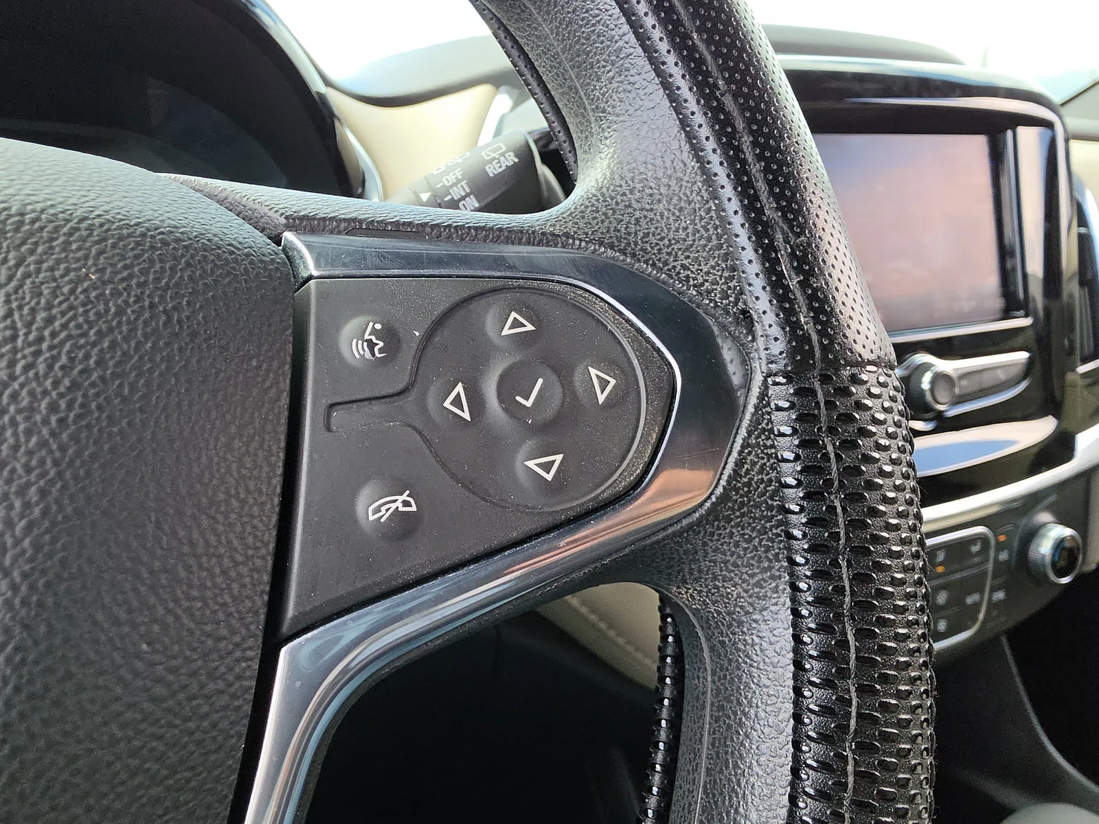 2023 Chevrolet Traverse LS photo 15