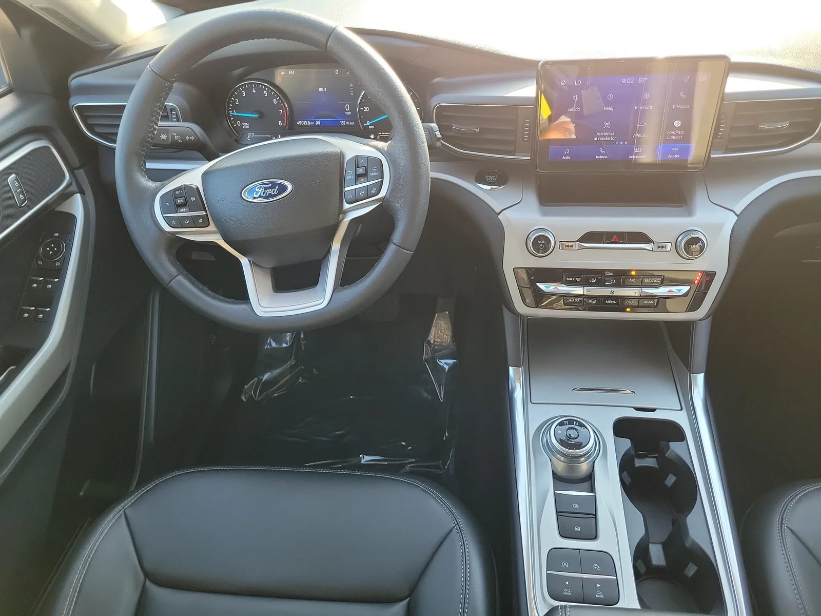2023 Ford Explorer XLT photo 19