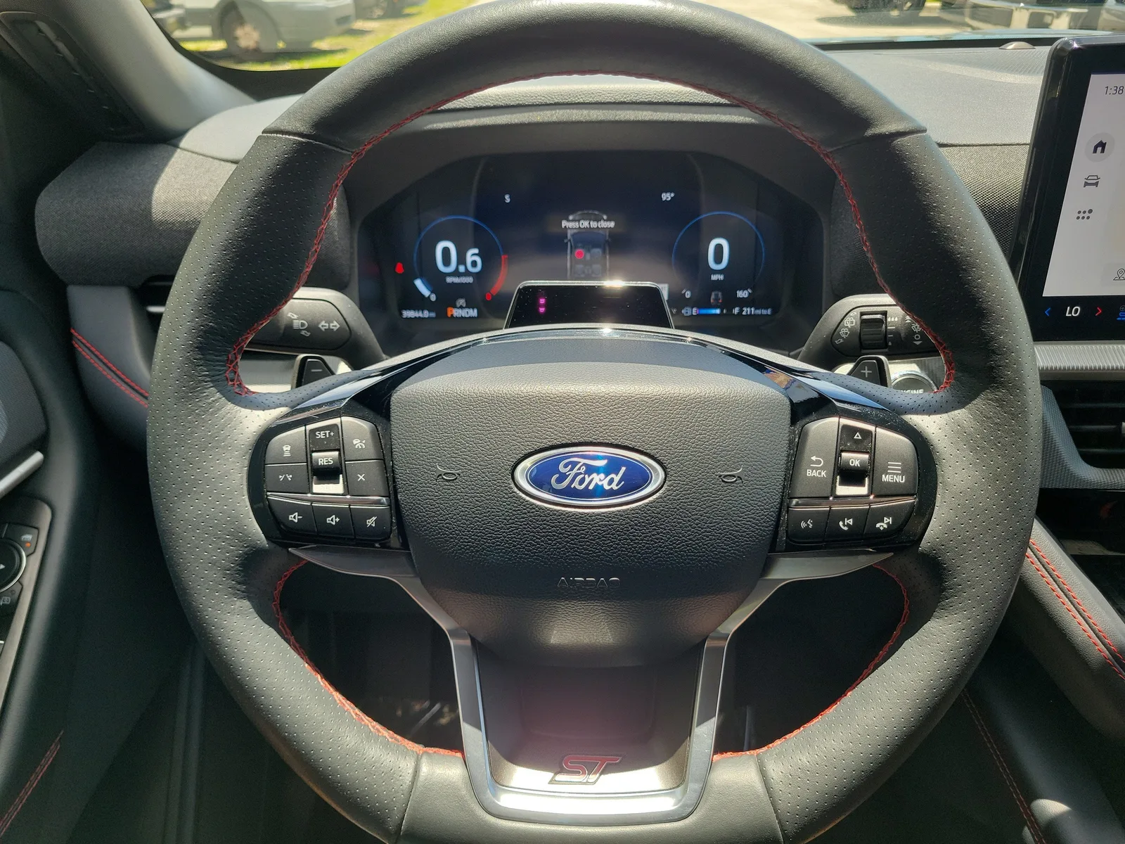 2025 Ford Explorer ST photo 18