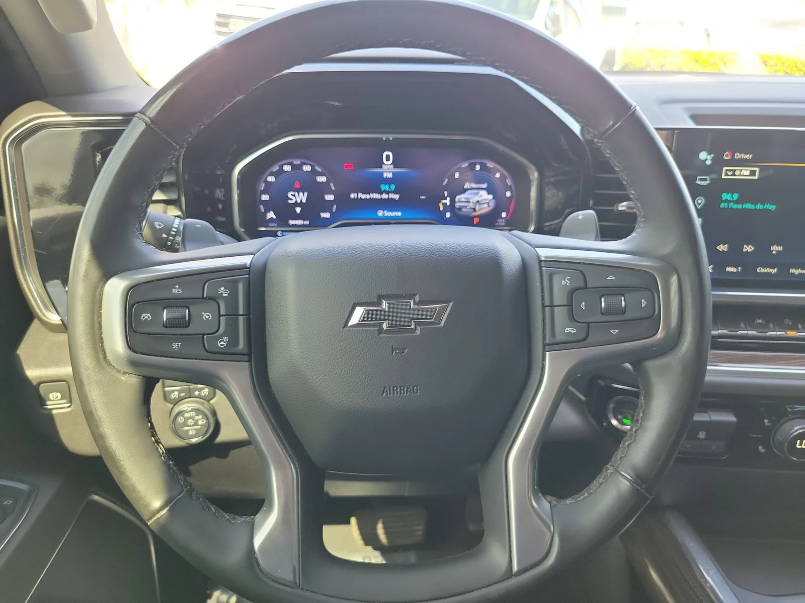 2024 Chevrolet Silverado 1500 RST photo 19