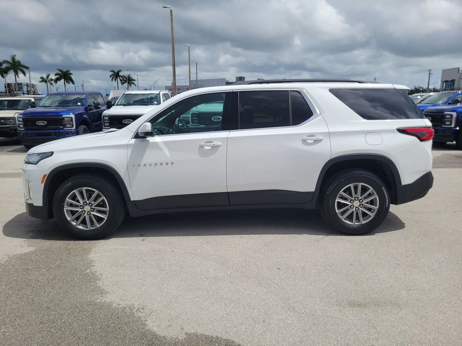 2023 Chevrolet Traverse LT Cloth photo 8