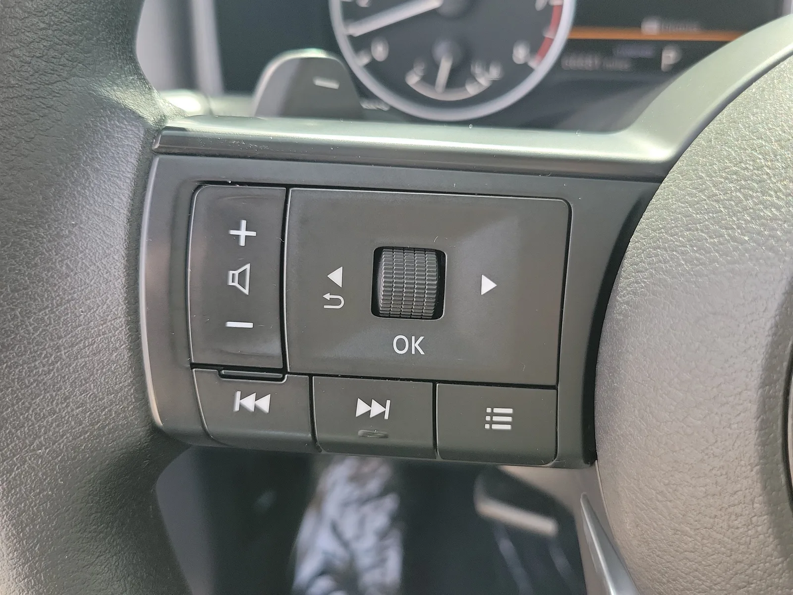 2023 Nissan Rogue S photo 20
