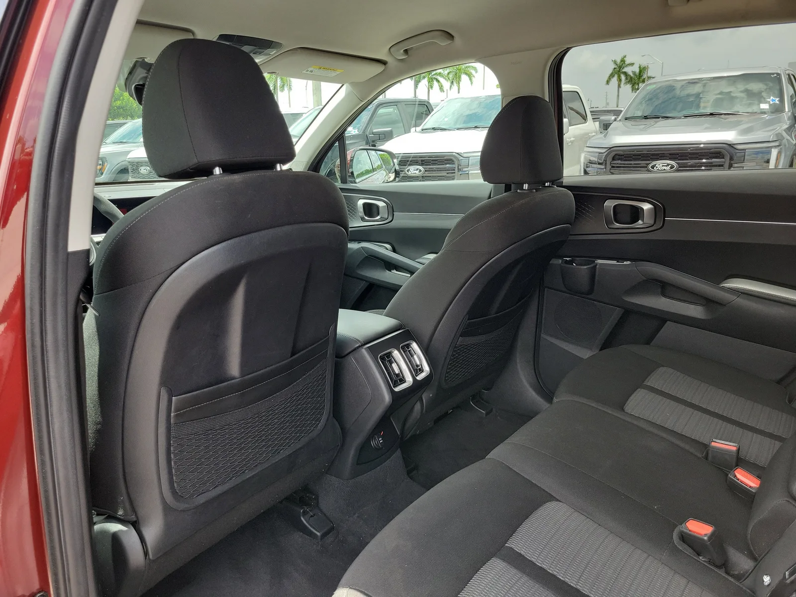 2024 Kia Sorento LX photo 18