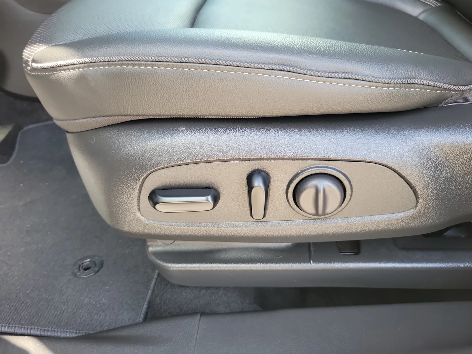 2024 Buick Encore GX Sport Touring photo 12